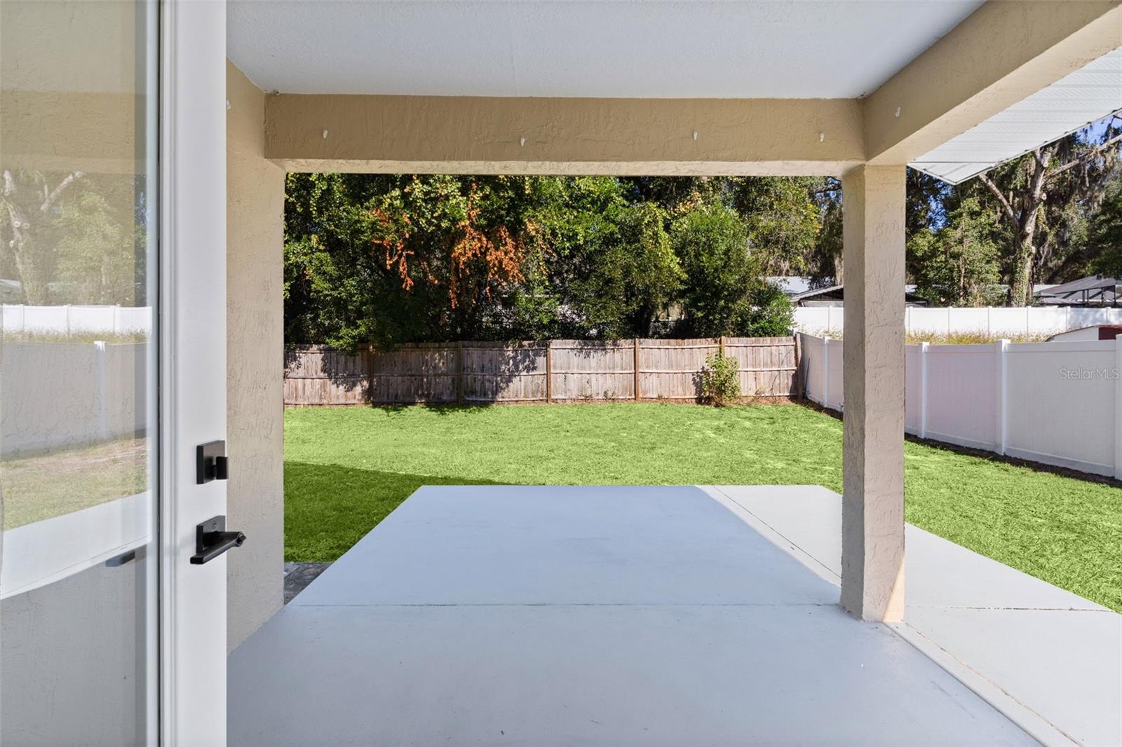 Image 19 of 27 For 323 Lady Lake Boulevard