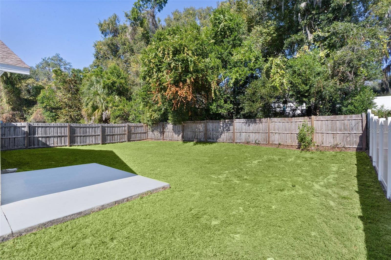 Image 23 of 27 For 323 Lady Lake Boulevard