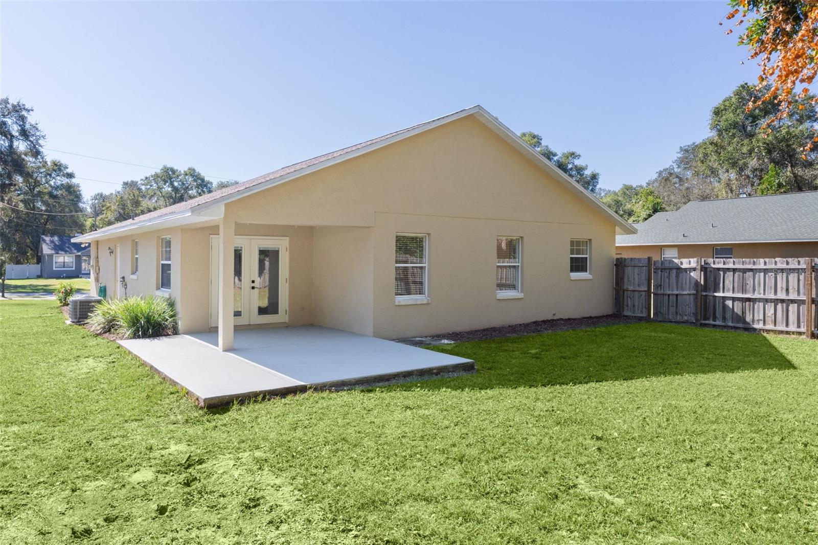 Image 24 of 27 For 323 Lady Lake Boulevard