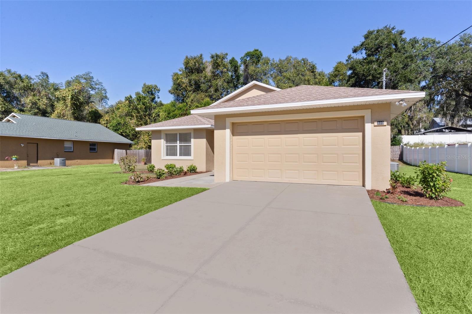 Image 26 of 27 For 323 Lady Lake Boulevard