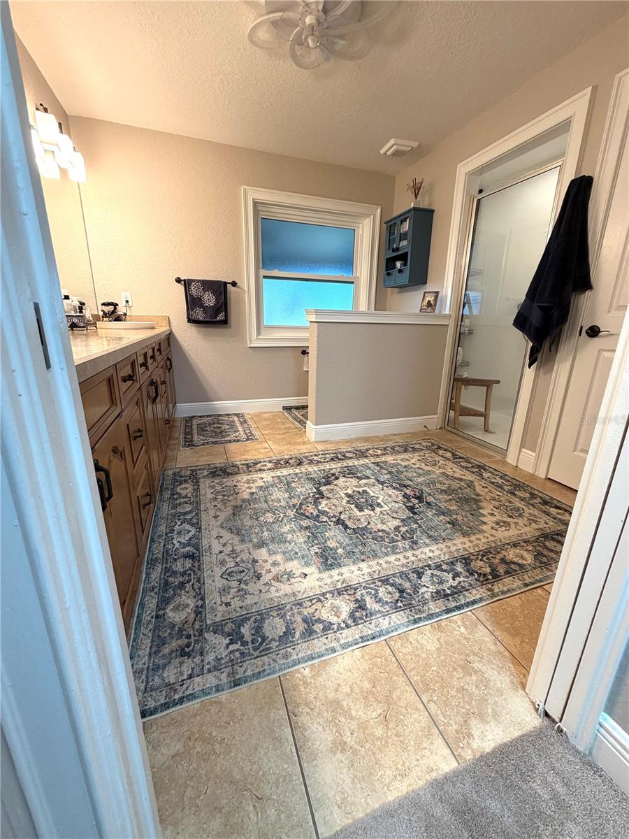 Image 26 of 45 For 400 Carman Drive