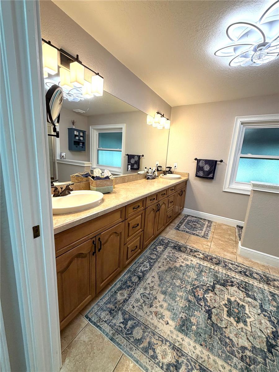 Image 27 of 45 For 400 Carman Drive