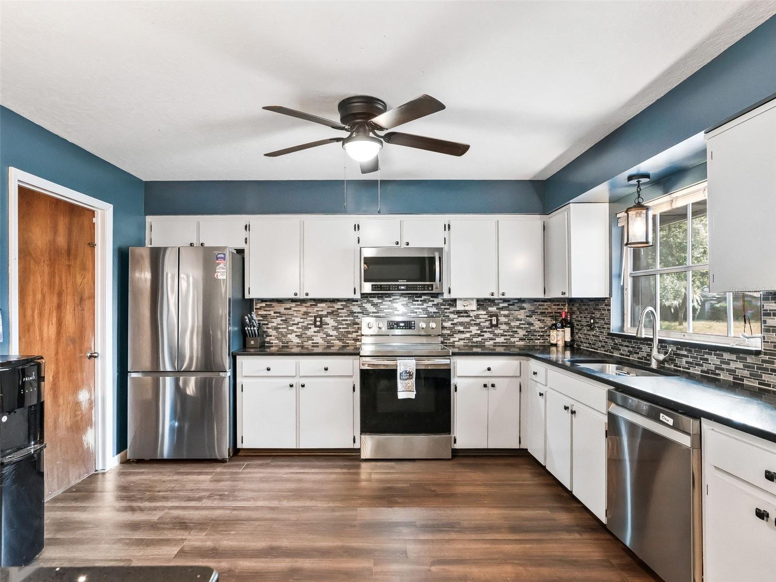 Image 10 of 33 For 6040 126th Lane