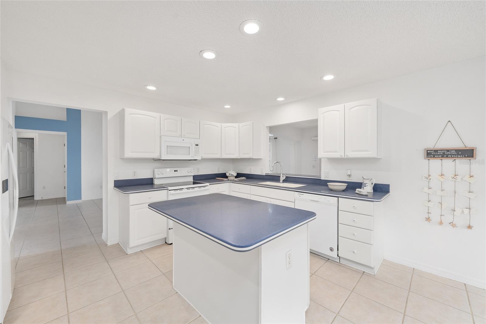 Image 23 of 71 For 560 Smithfield Place