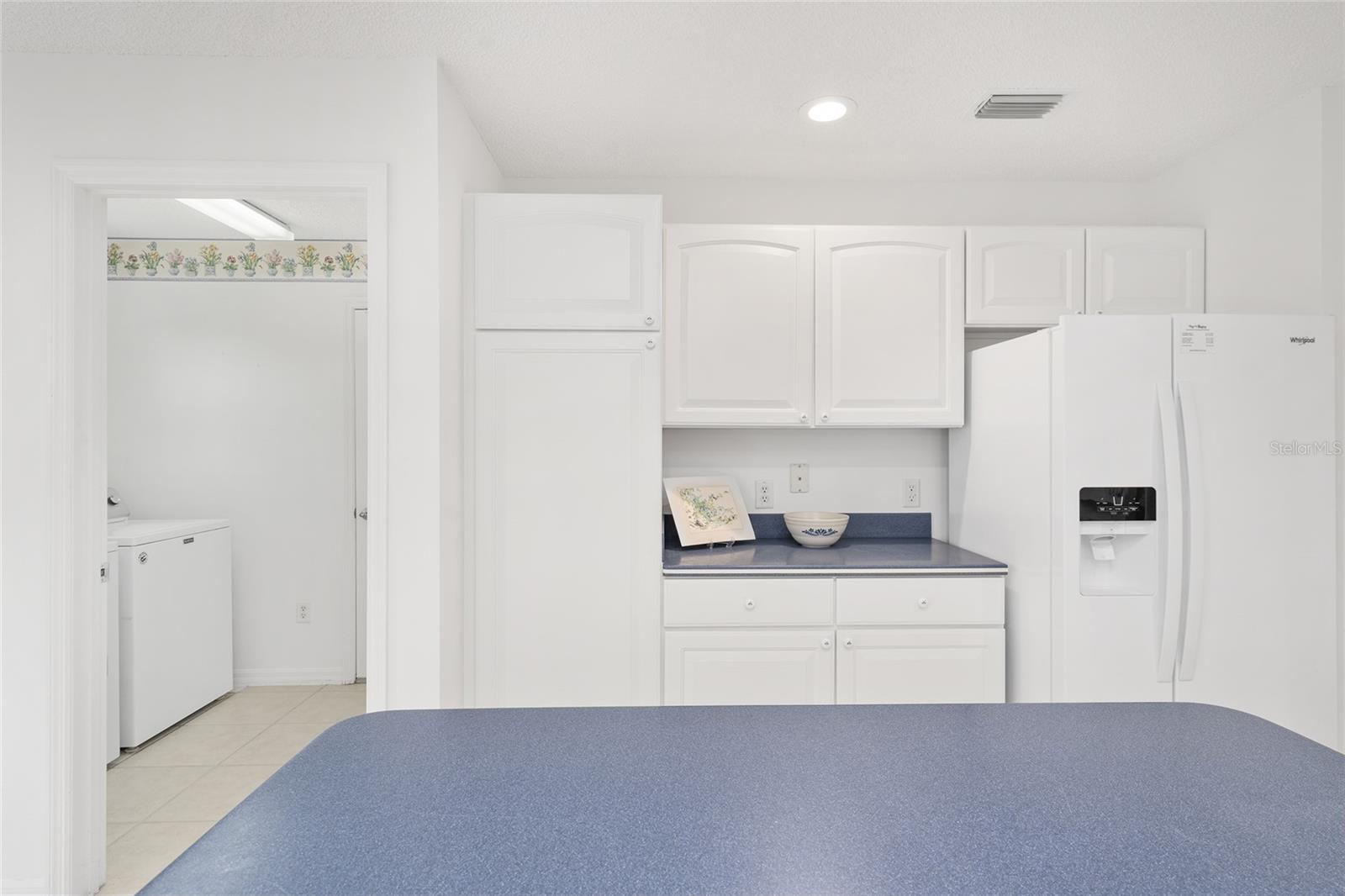 Image 29 of 71 For 560 Smithfield Place