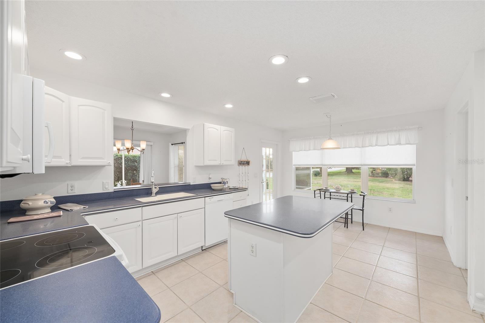 Image 30 of 71 For 560 Smithfield Place