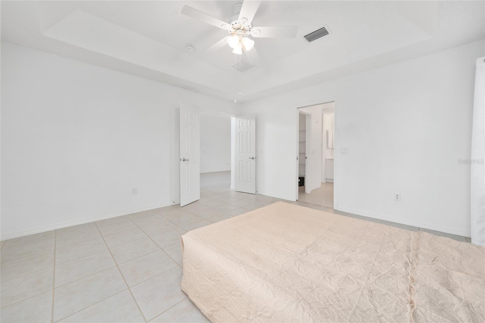 Image 37 of 71 For 560 Smithfield Place