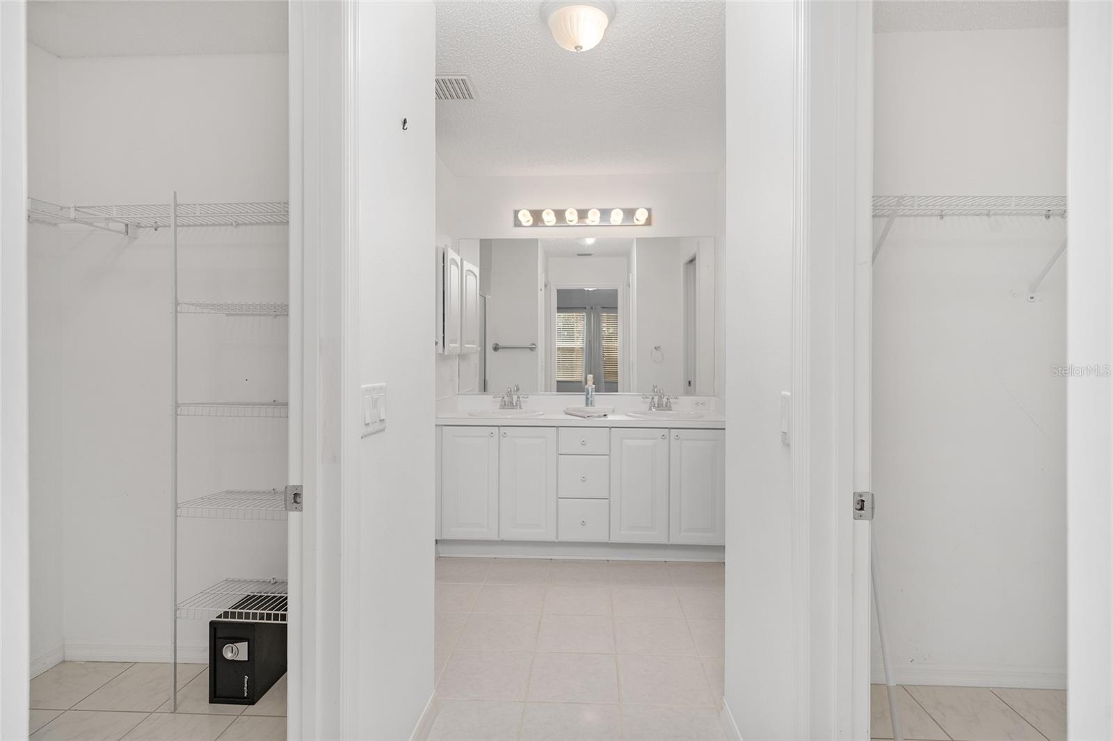 Image 39 of 71 For 560 Smithfield Place