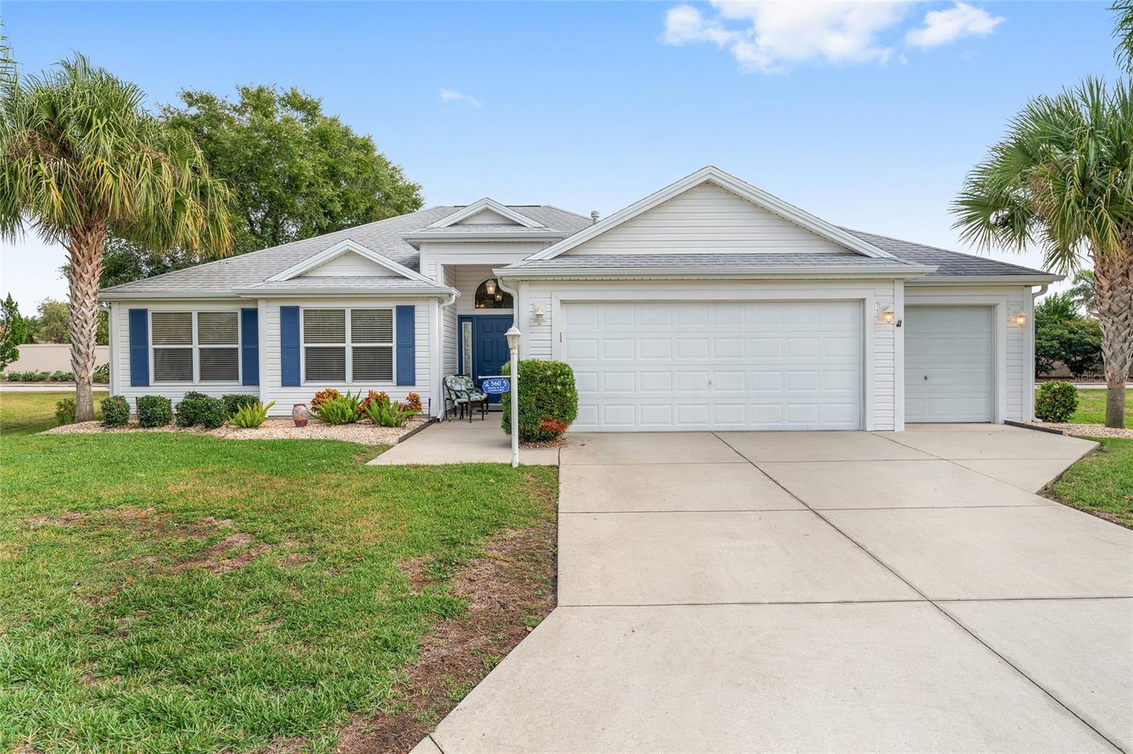 Image 4 of 71 For 560 Smithfield Place