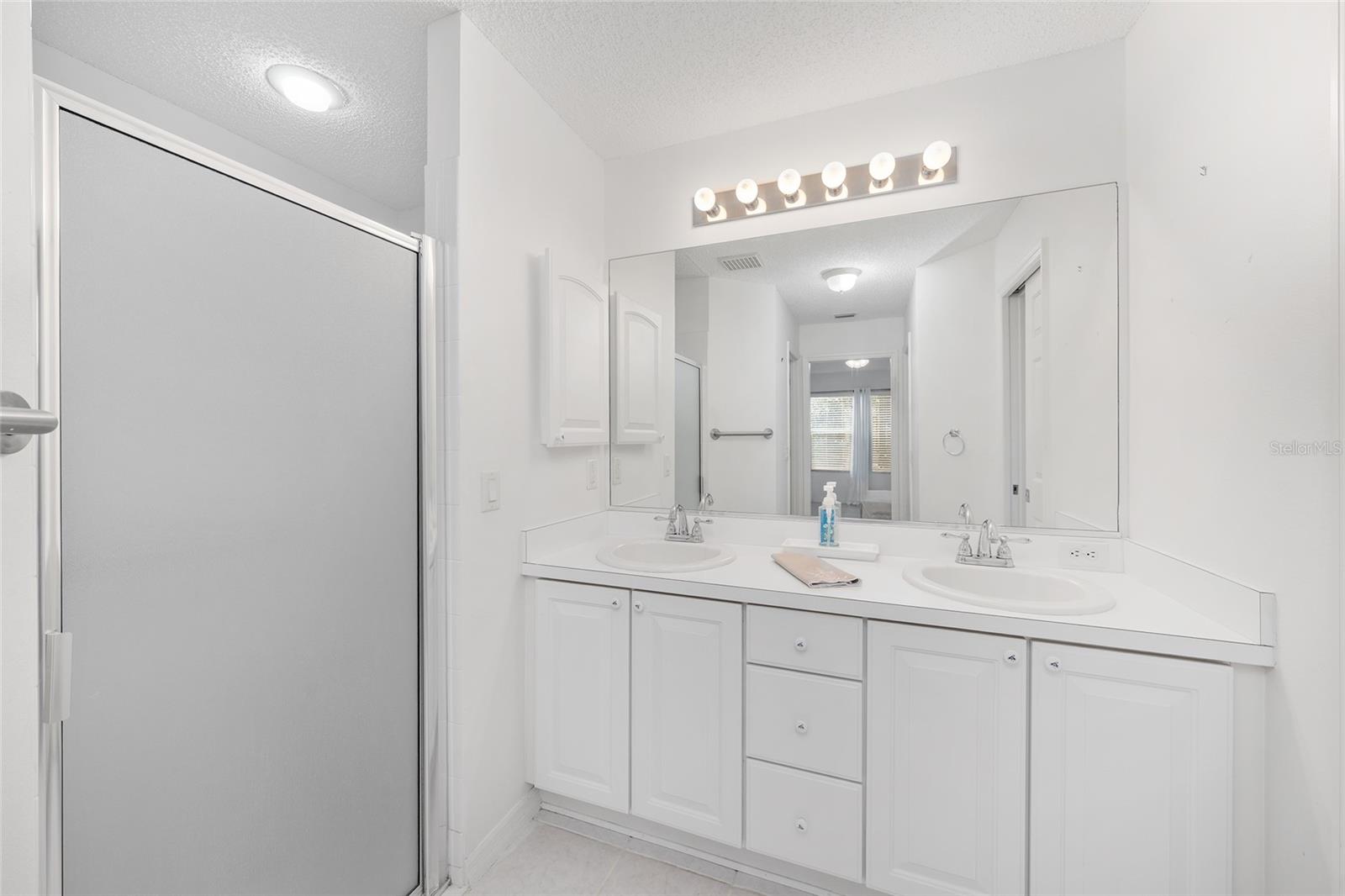 Image 42 of 71 For 560 Smithfield Place