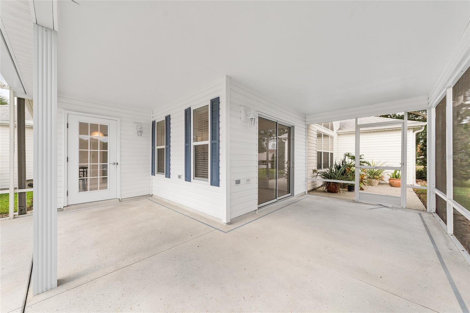 Image 60 of 71 For 560 Smithfield Place