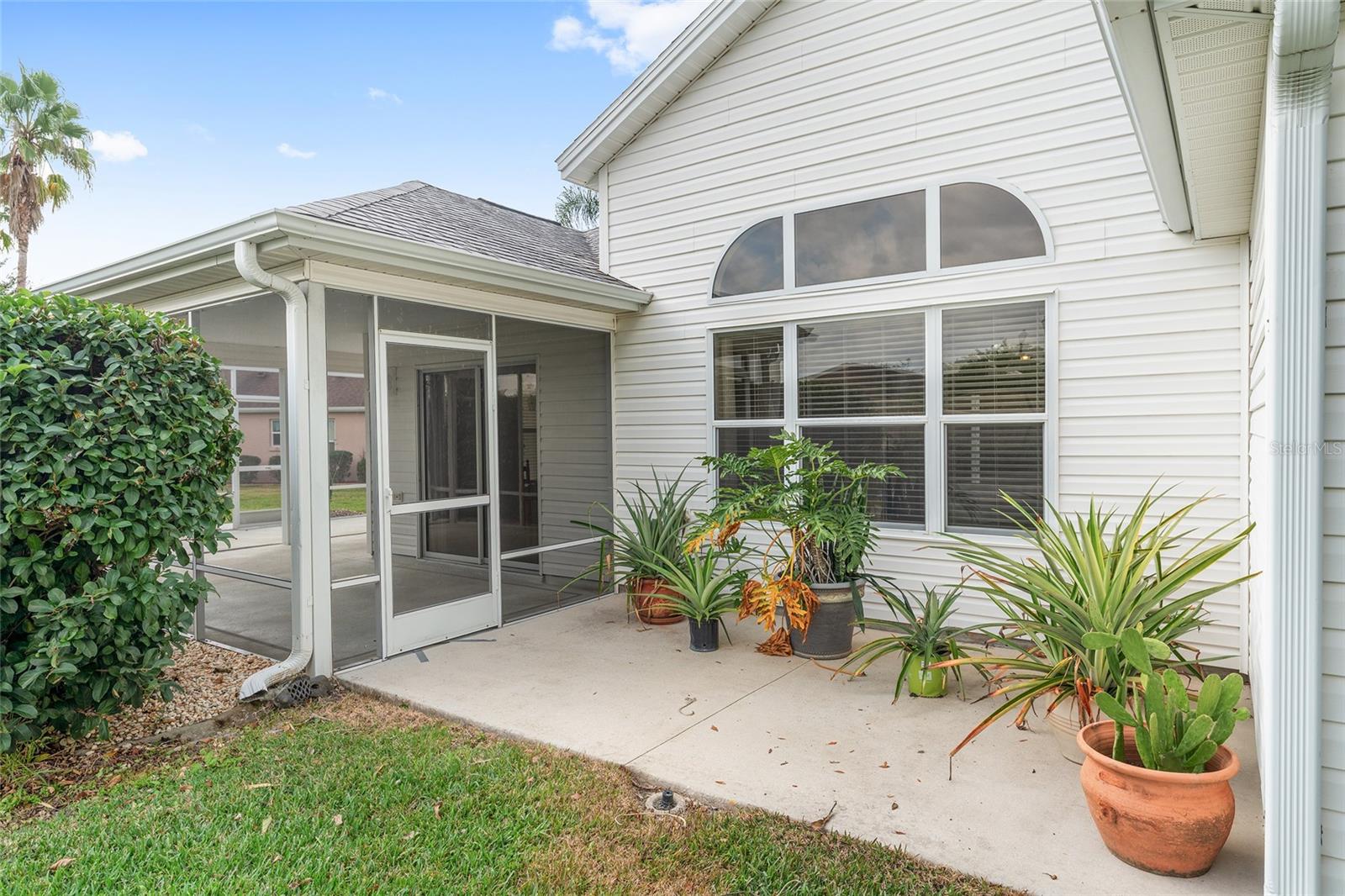 Image 68 of 71 For 560 Smithfield Place