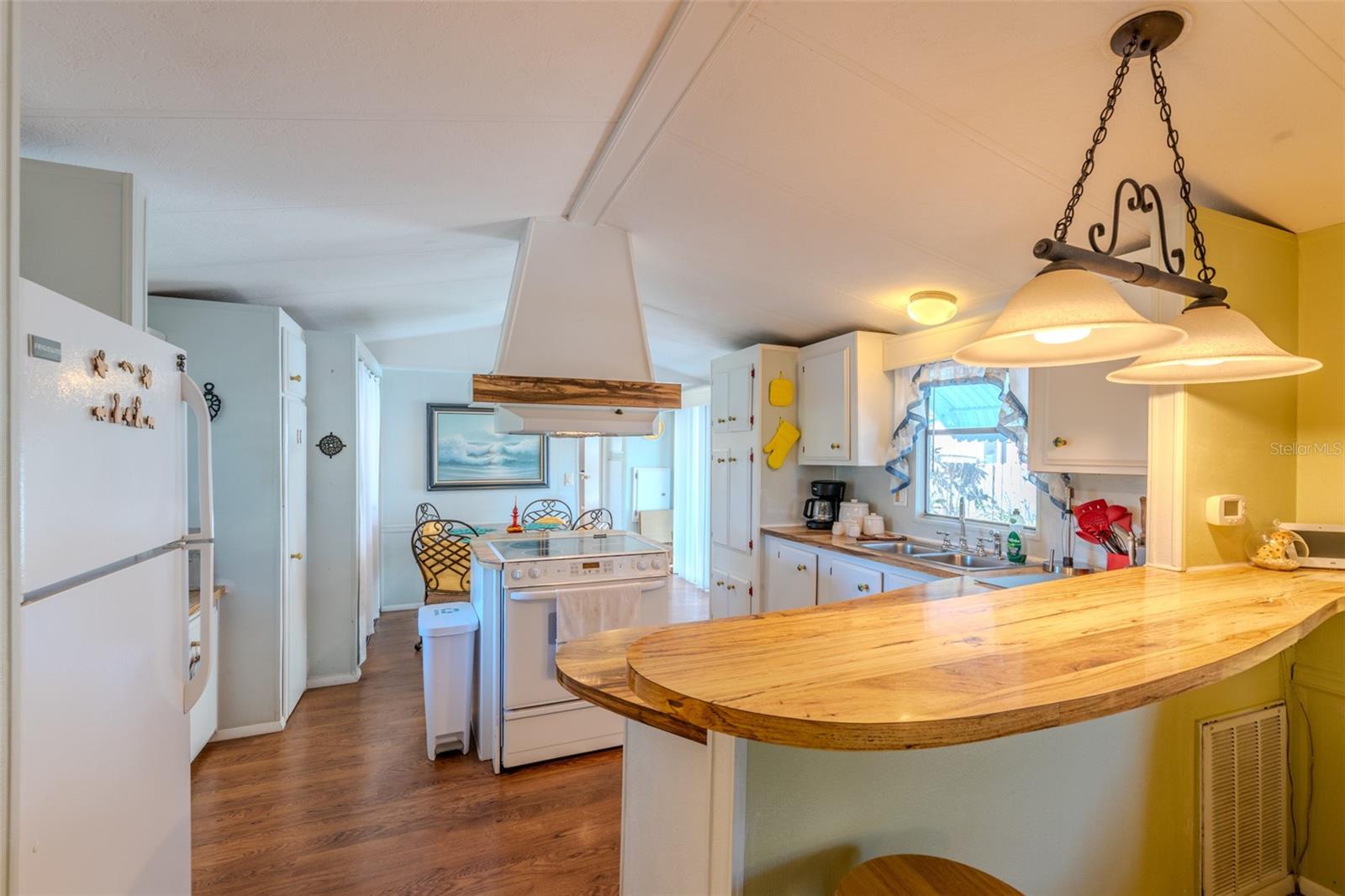 Image 26 of 59 For 17416 Eve Dr.