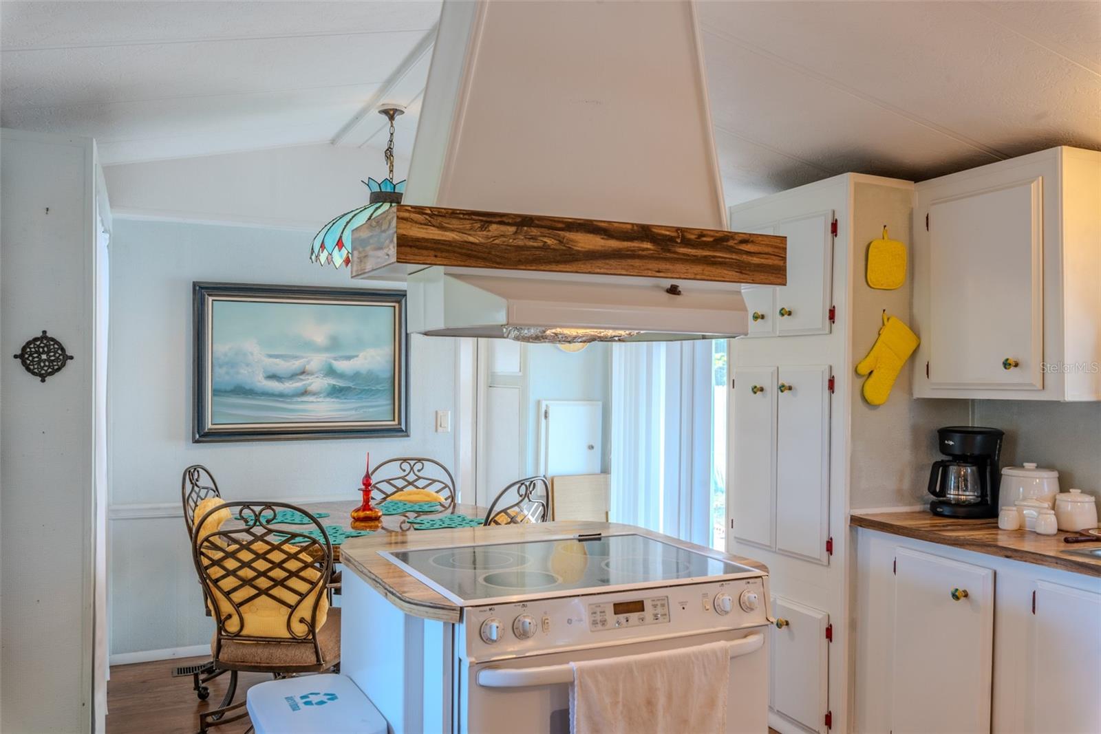 Image 28 of 59 For 17416 Eve Dr.