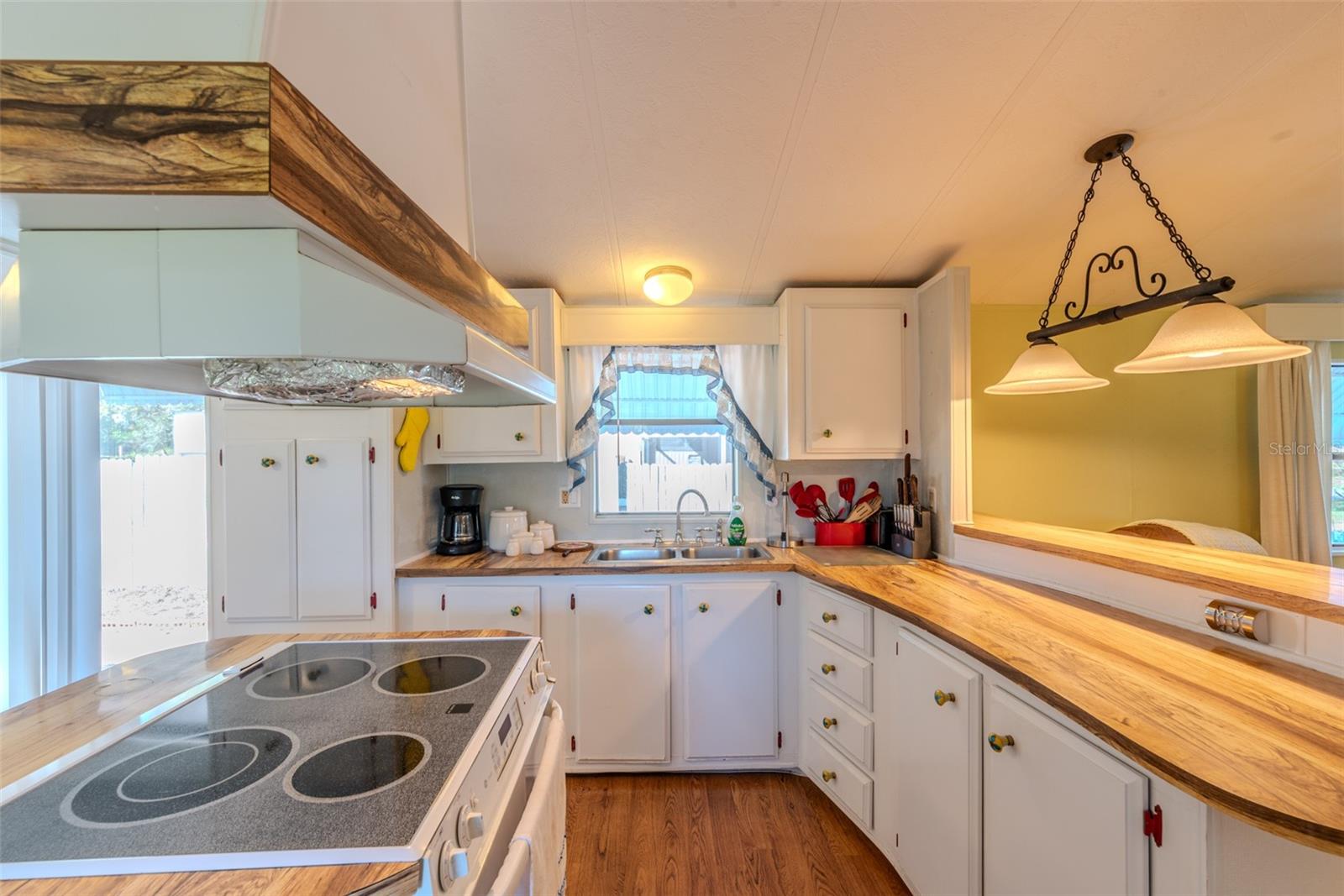 Image 29 of 59 For 17416 Eve Dr.