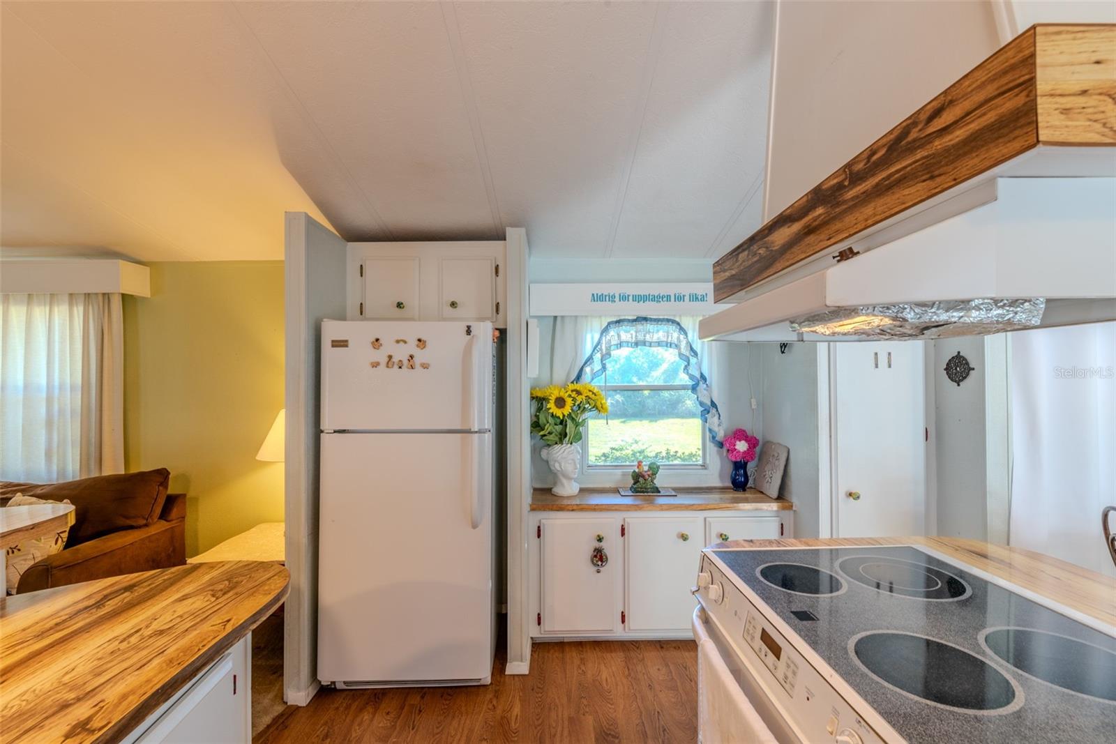 Image 30 of 59 For 17416 Eve Dr.