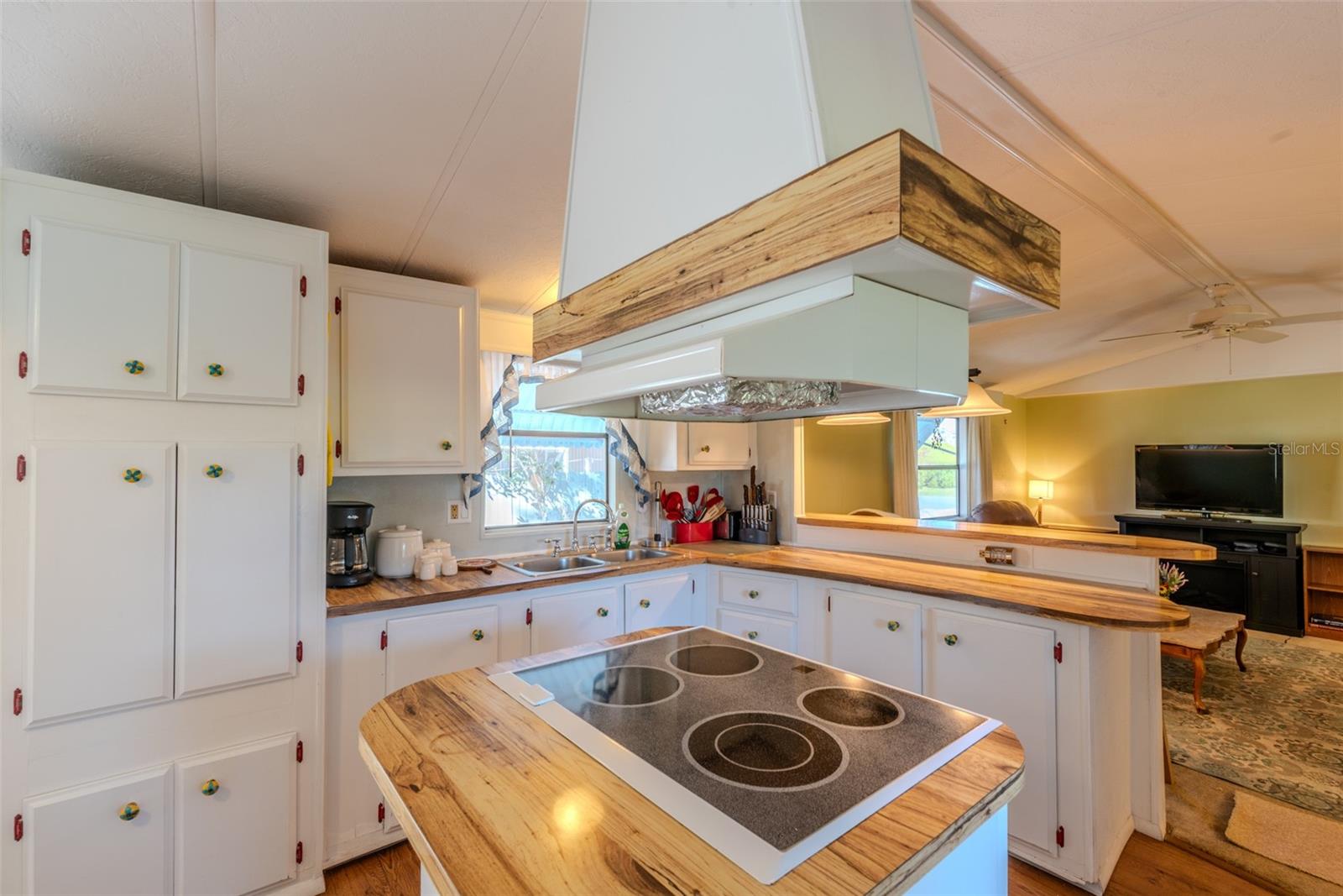 Image 32 of 59 For 17416 Eve Dr.