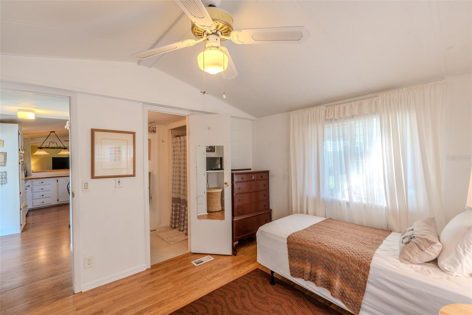 Image 40 of 59 For 17416 Eve Dr.