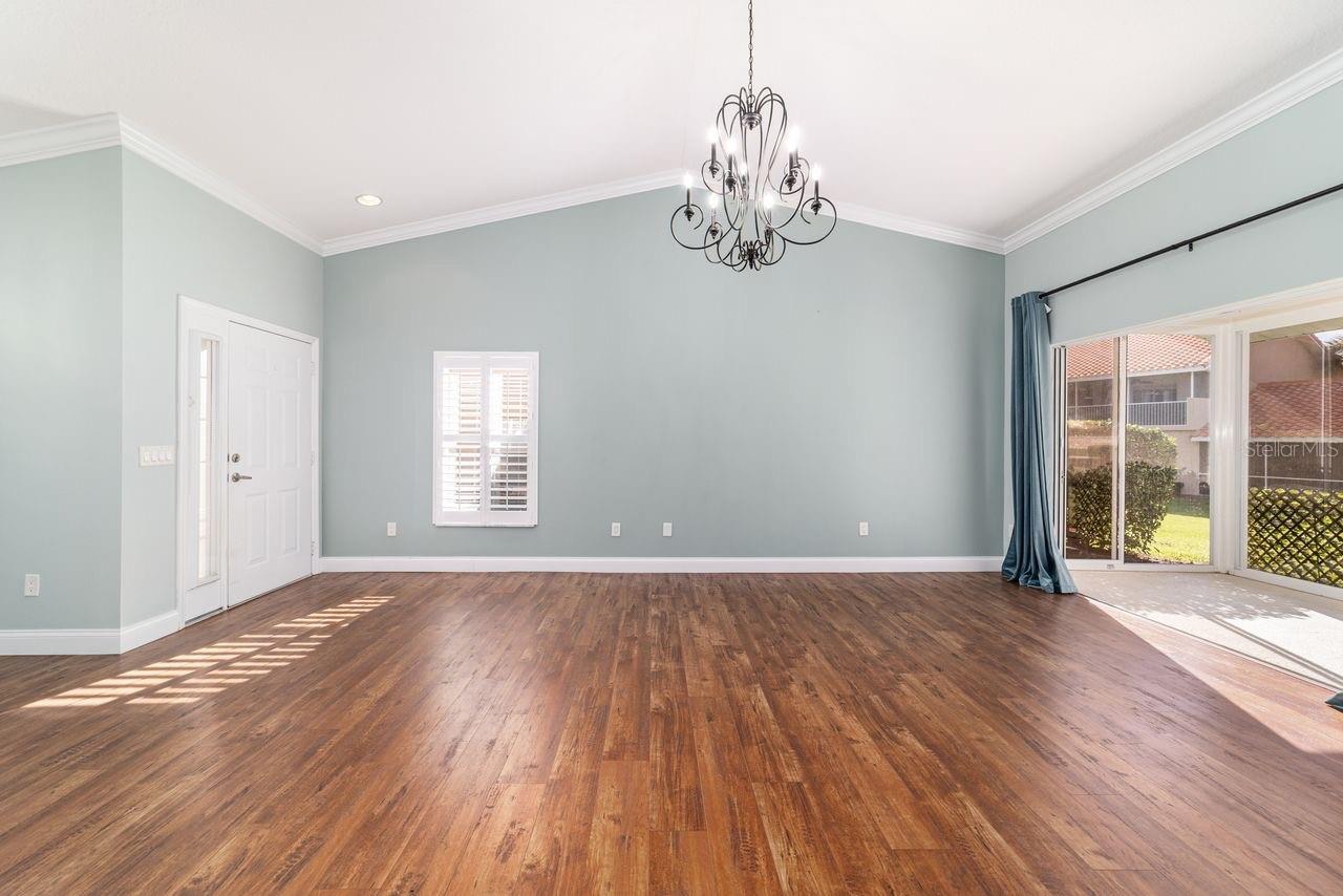 Image 11 of 58 For 5361 Compass Point 1