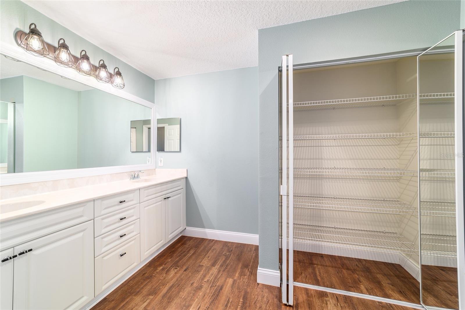 Image 32 of 58 For 5361 Compass Point 1