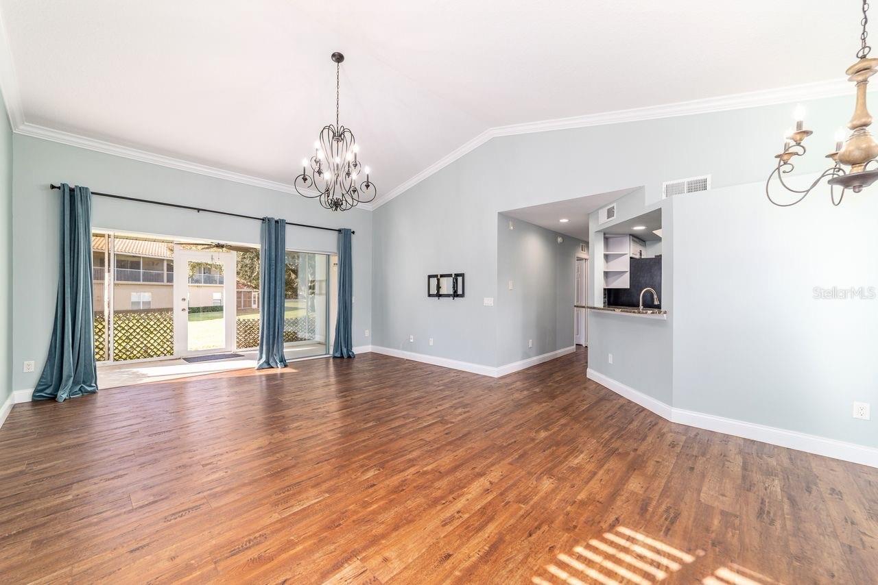 Image 5 of 58 For 5361 Compass Point 1