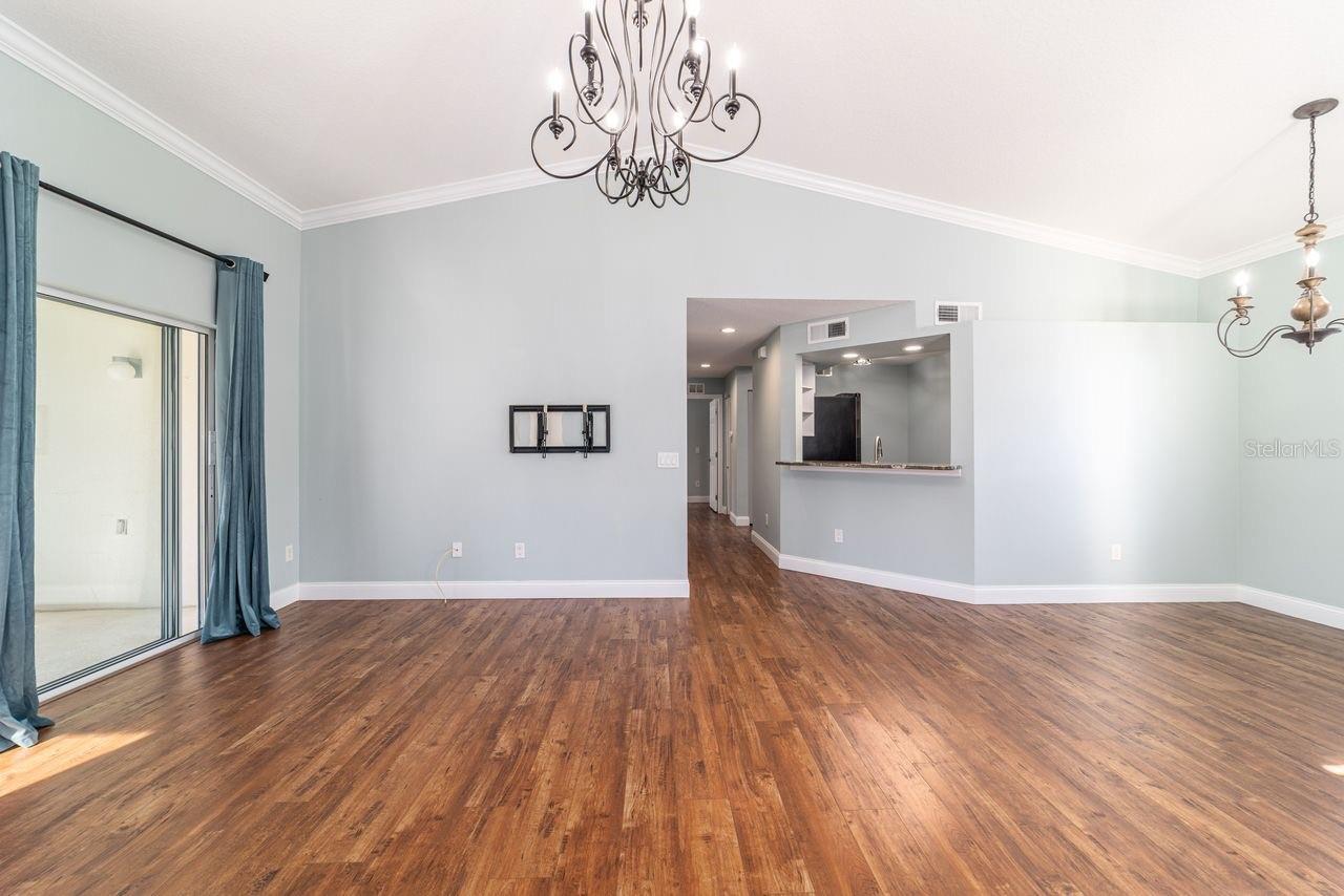 Image 9 of 58 For 5361 Compass Point 1