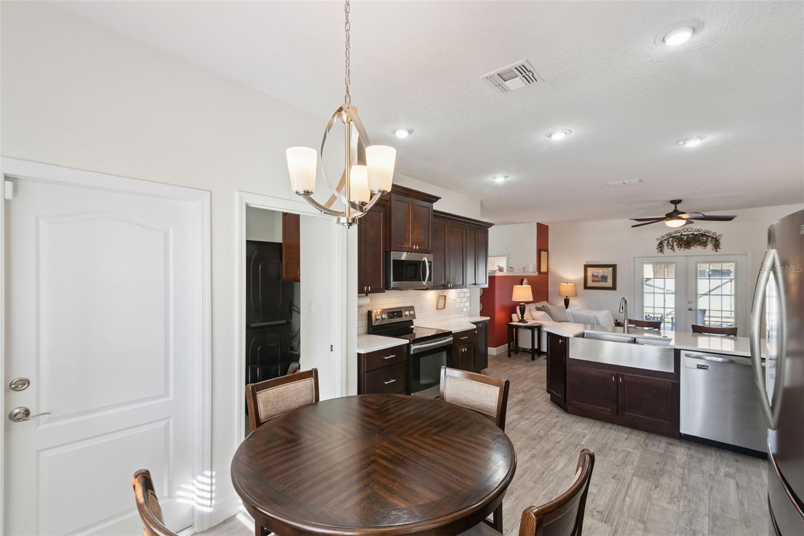 Image 16 of 53 For 2720 Savannah Drive