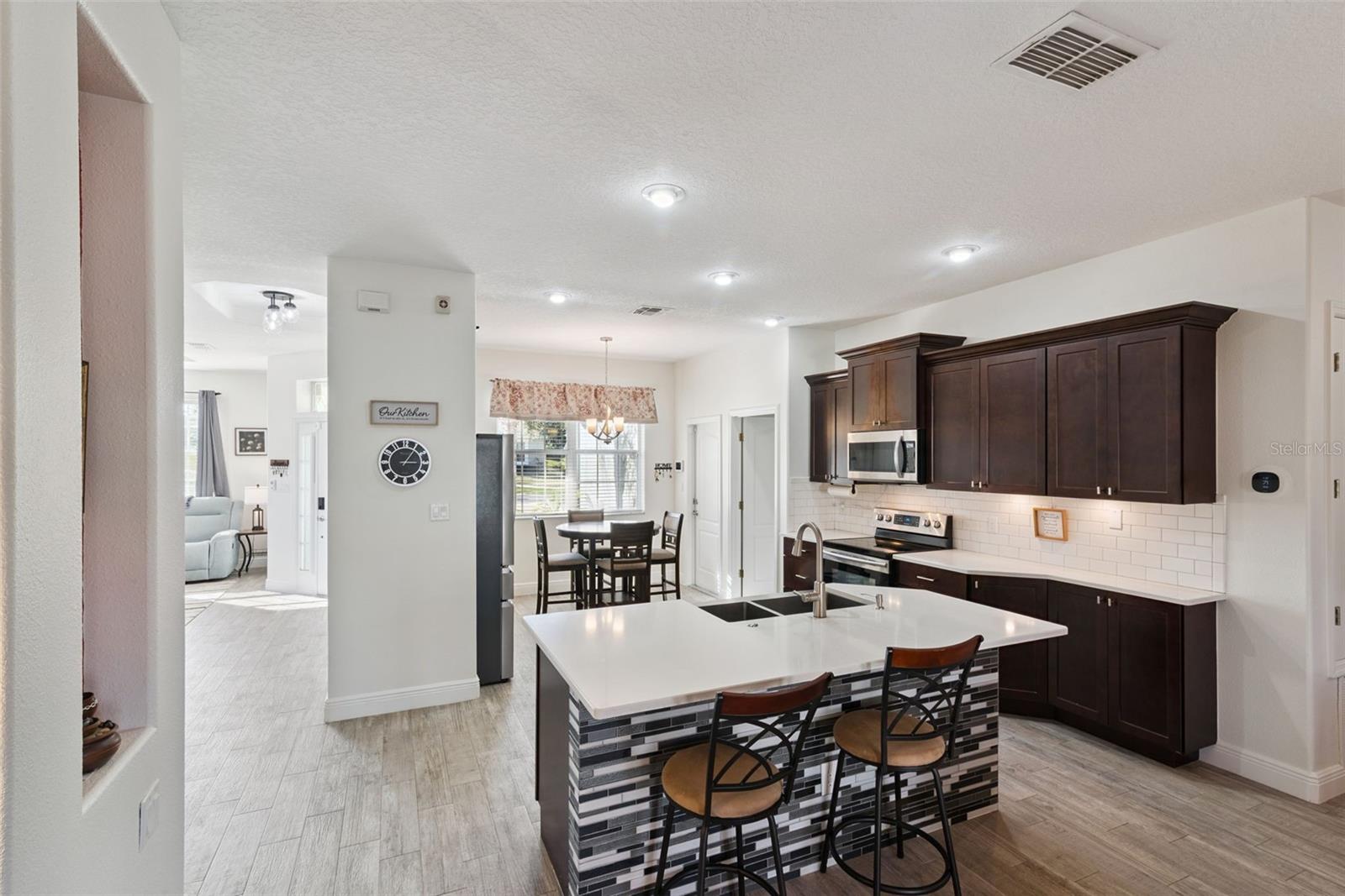 Image 21 of 53 For 2720 Savannah Drive