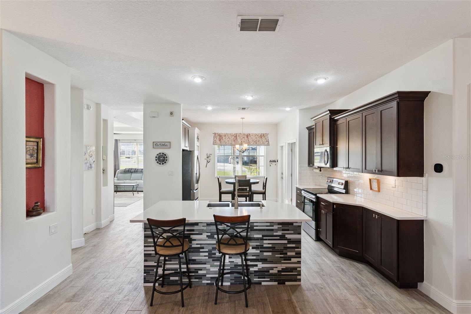 Image 22 of 53 For 2720 Savannah Drive