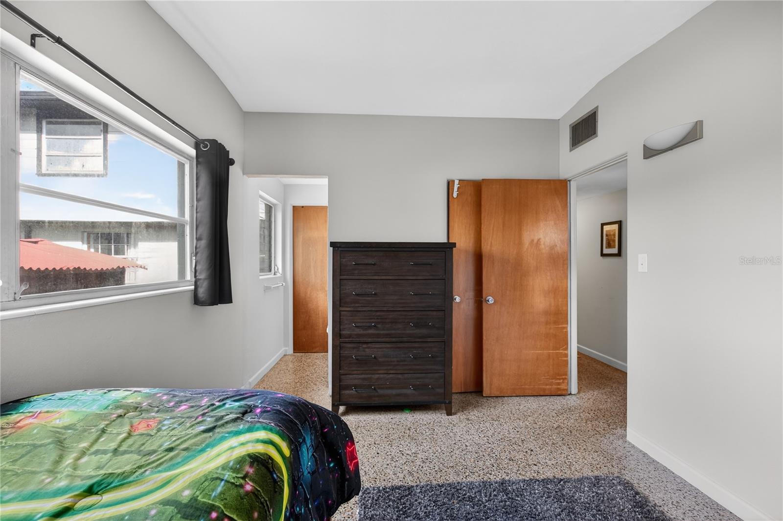 Image 13 of 50 For 710 Twin Oaks Lane