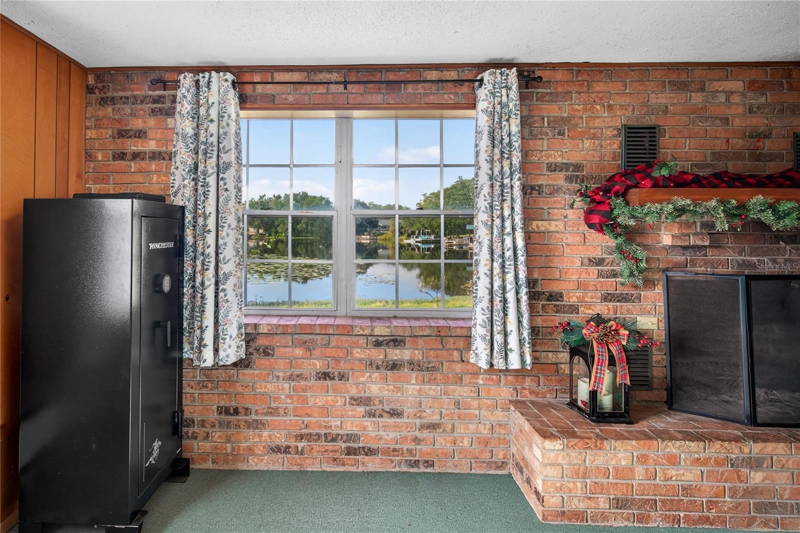 Image 19 of 50 For 710 Twin Oaks Lane