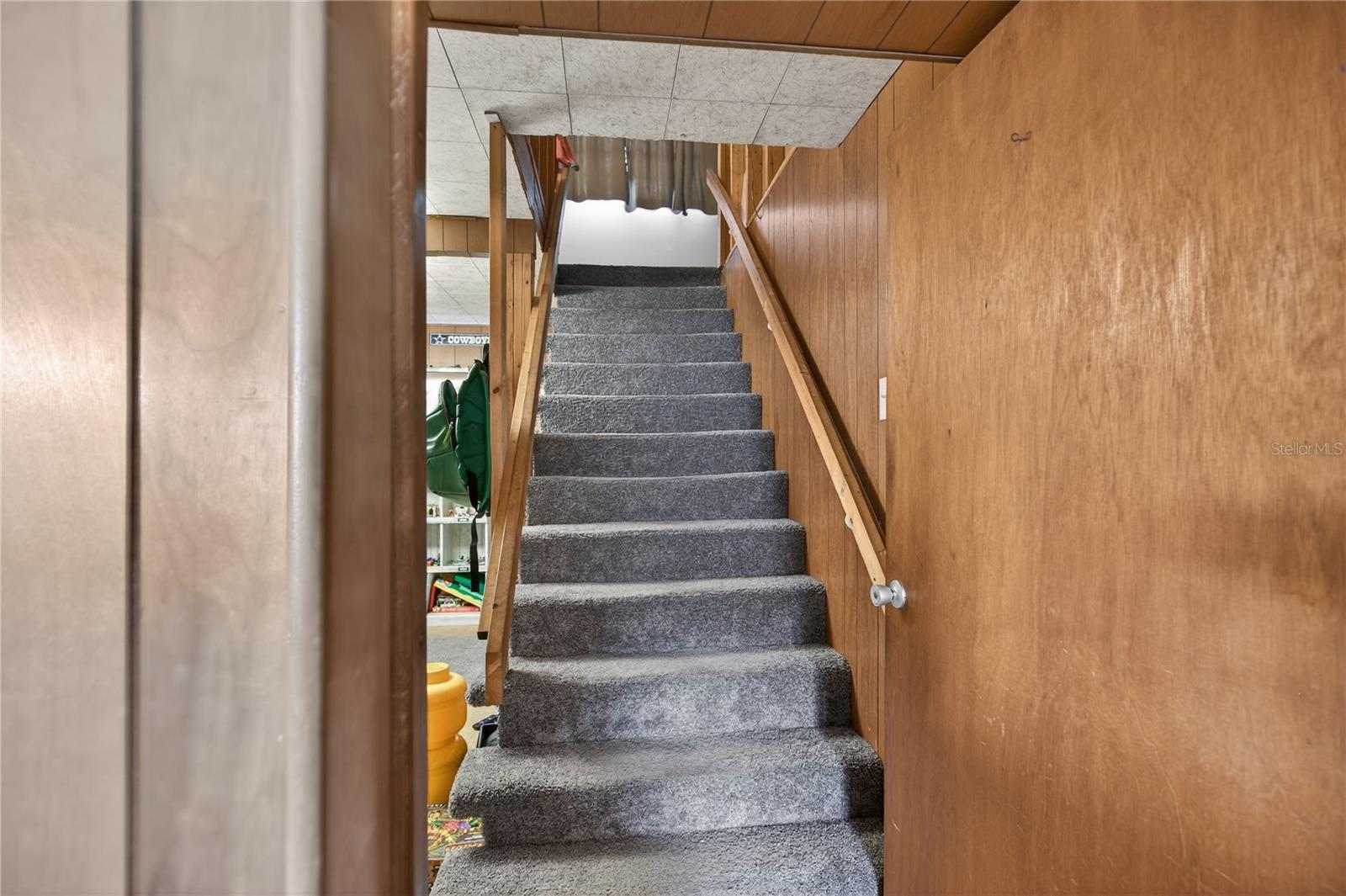 Image 23 of 50 For 710 Twin Oaks Lane