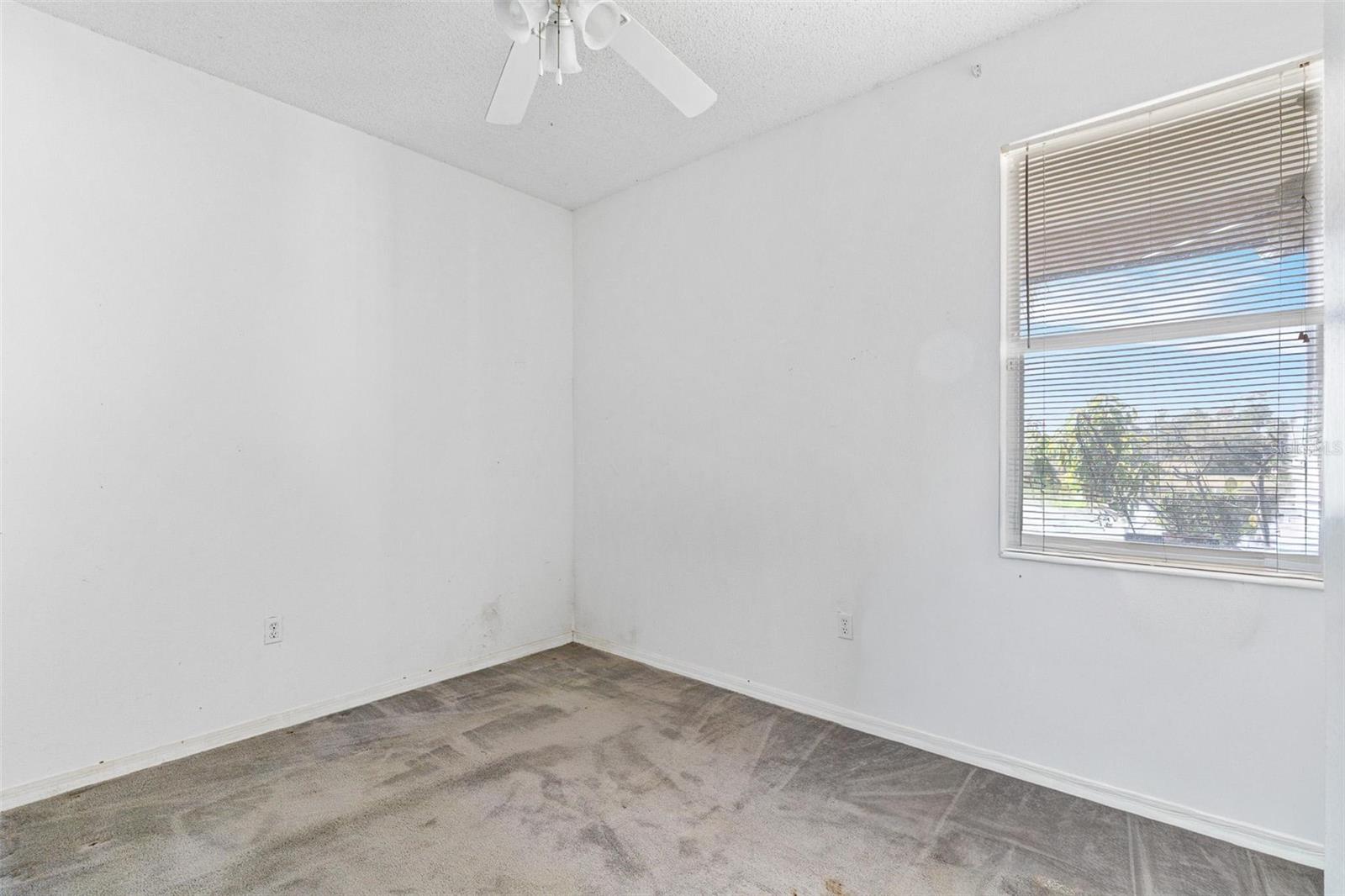 Image 17 of 37 For 13008 Grand Bank Lane