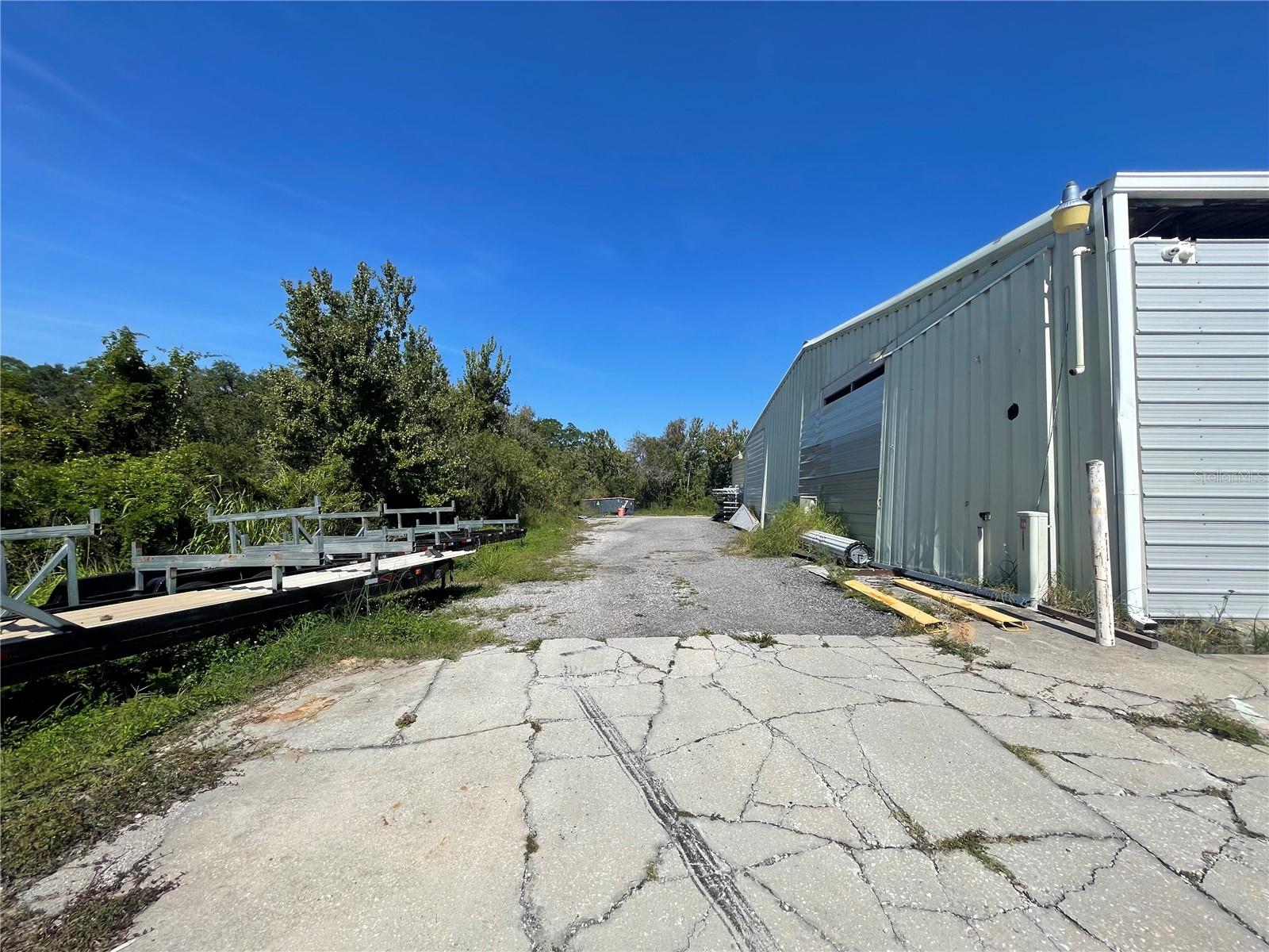 Image 11 of 24 For 2206 Griffin Road