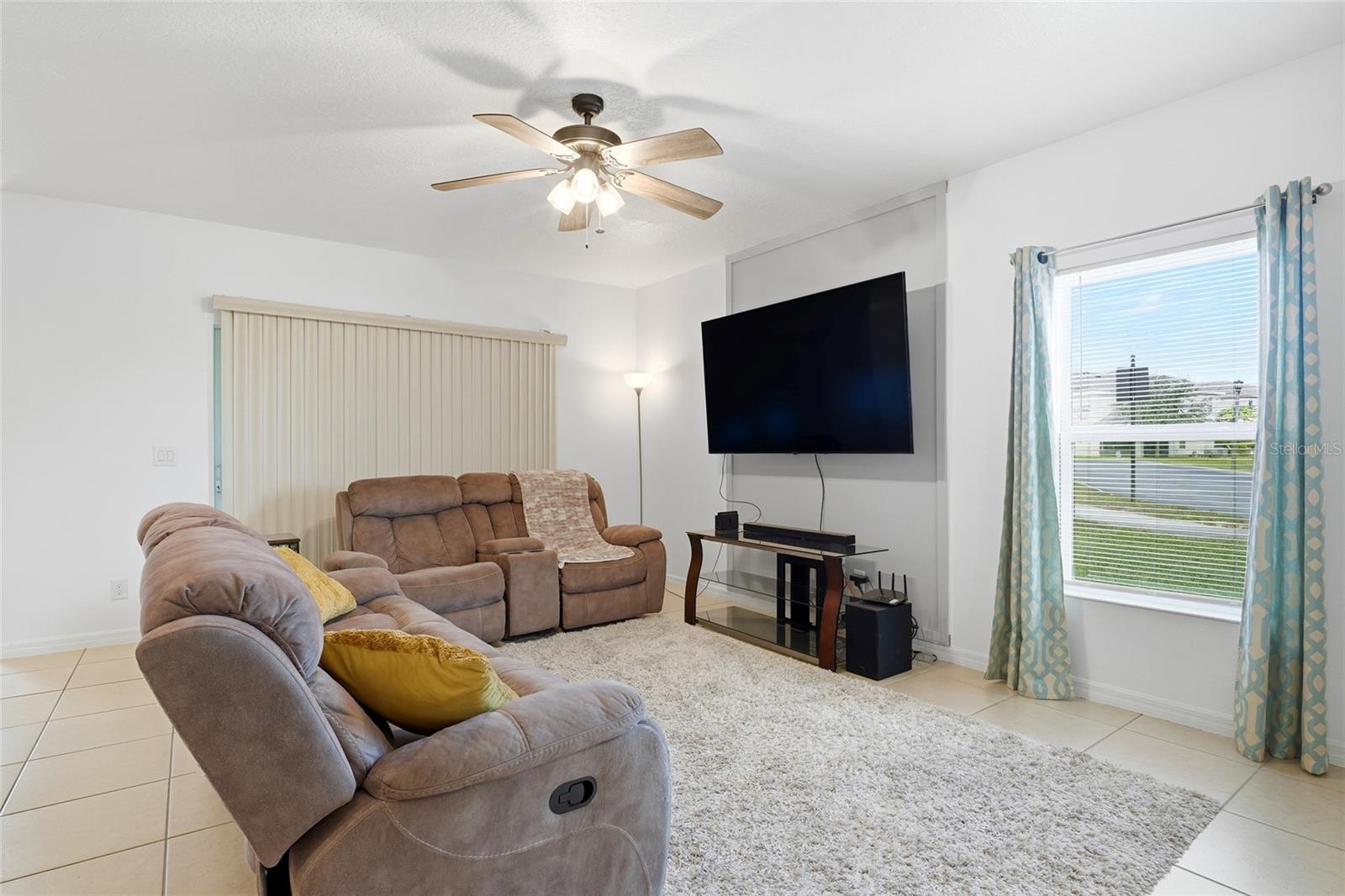 Image 7 of 46 For 263 Annabelle Way