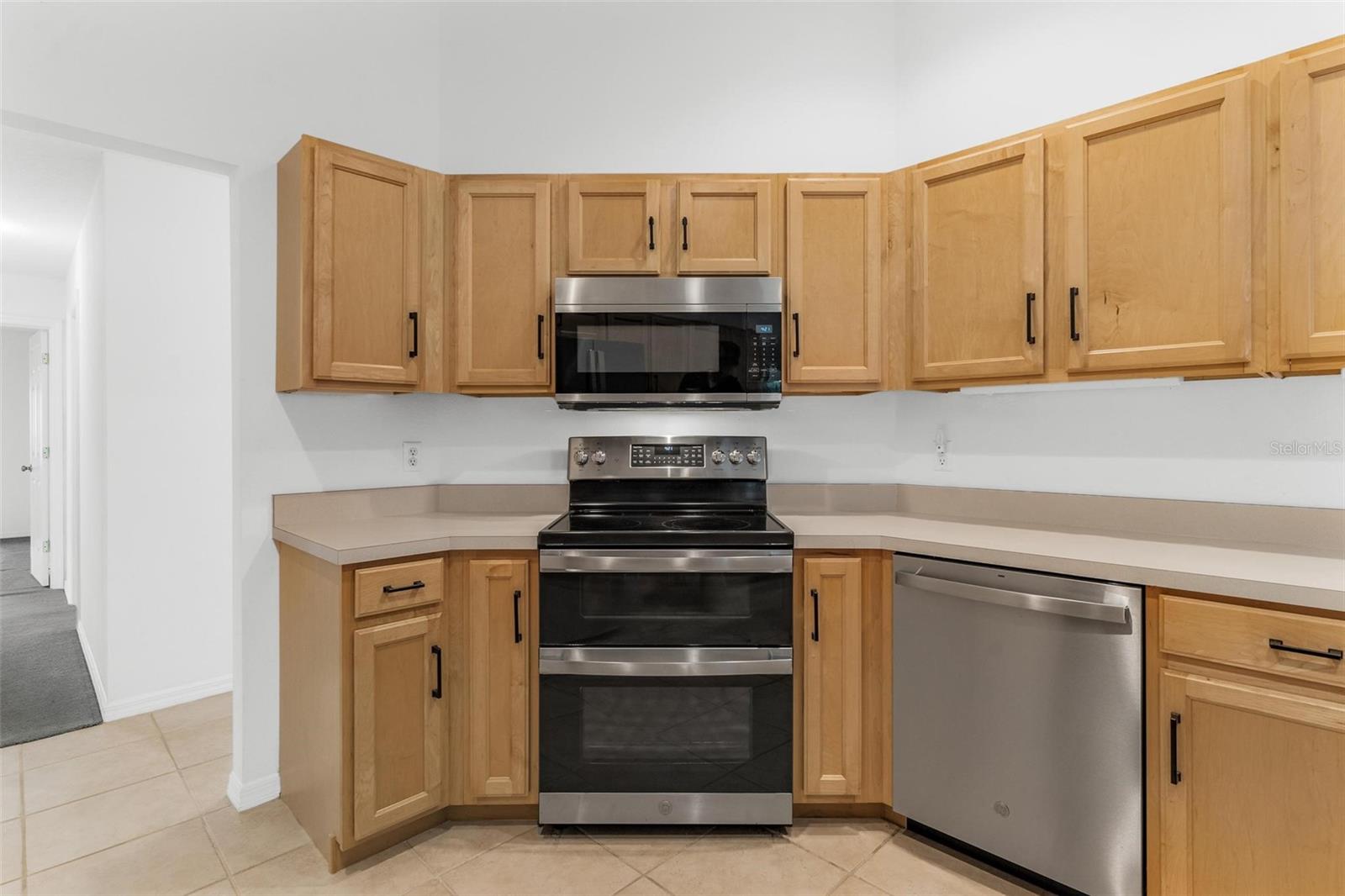 Image 10 of 39 For 7023 Arcadian Court