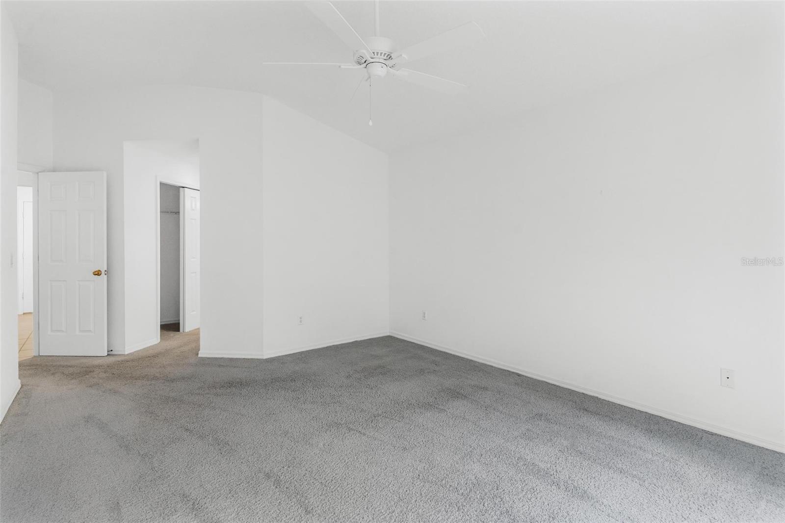 Image 13 of 39 For 7023 Arcadian Court