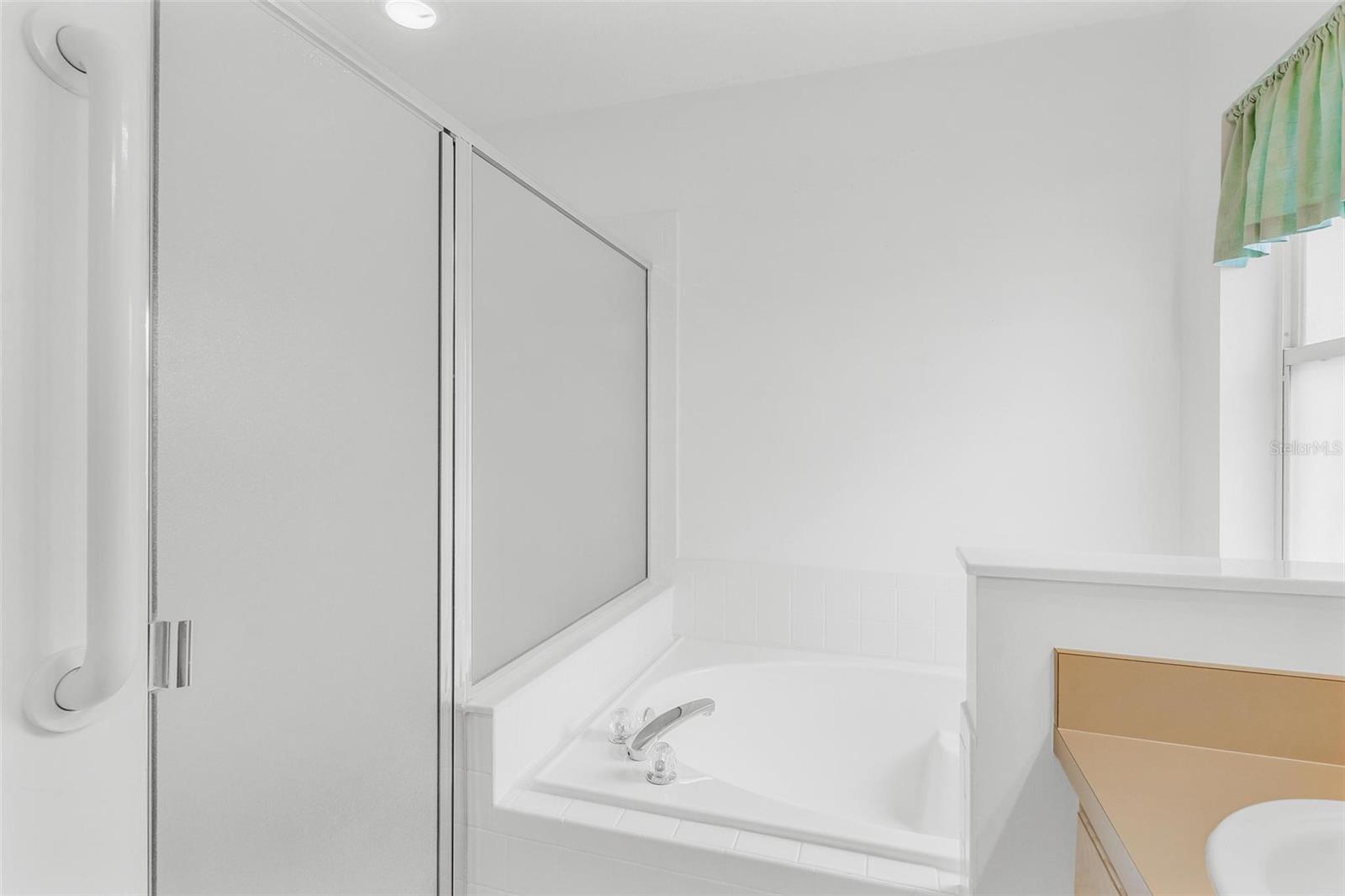 Image 16 of 39 For 7023 Arcadian Court