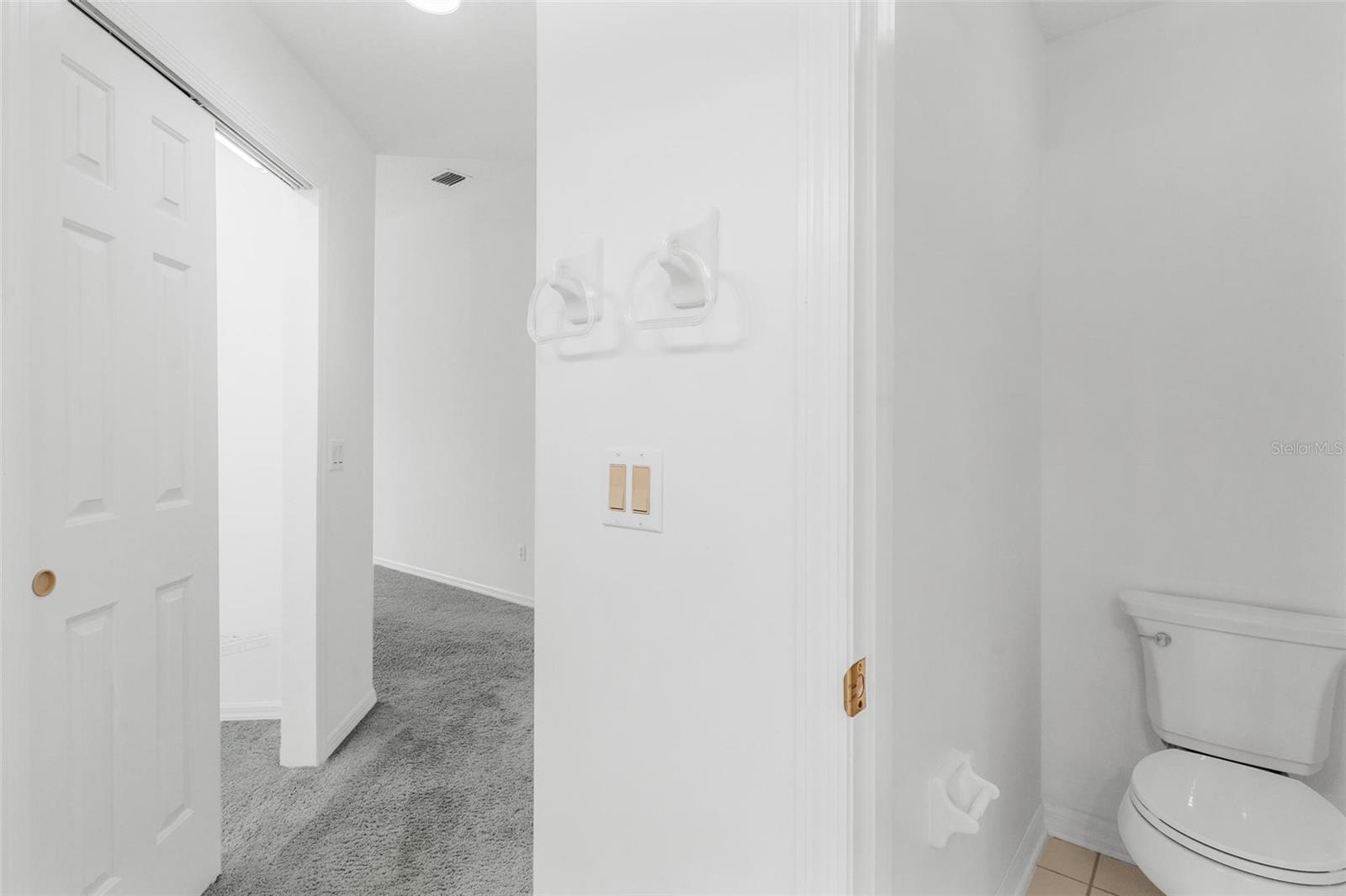 Image 17 of 39 For 7023 Arcadian Court