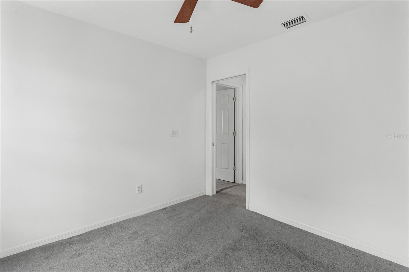 Image 19 of 39 For 7023 Arcadian Court