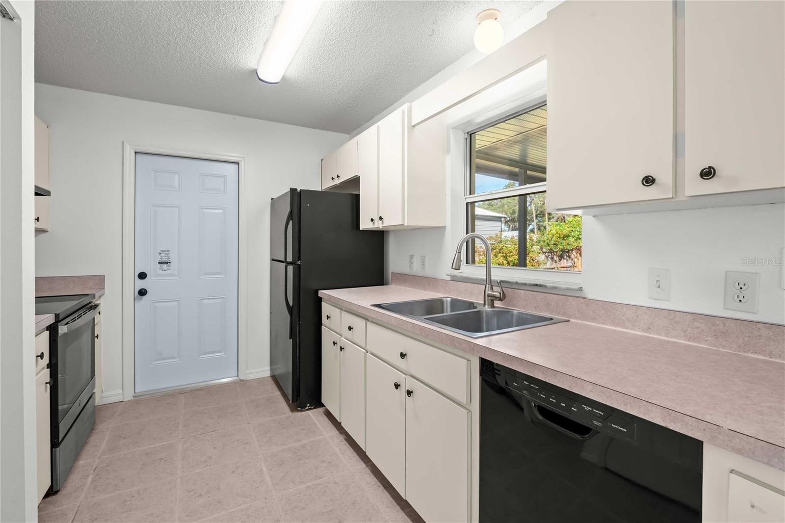 Image 33 of 45 For 1015 Cr 463b