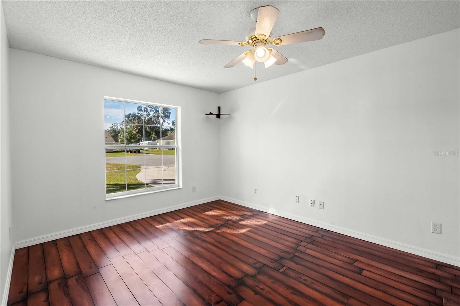 Image 37 of 45 For 1015 Cr 463b