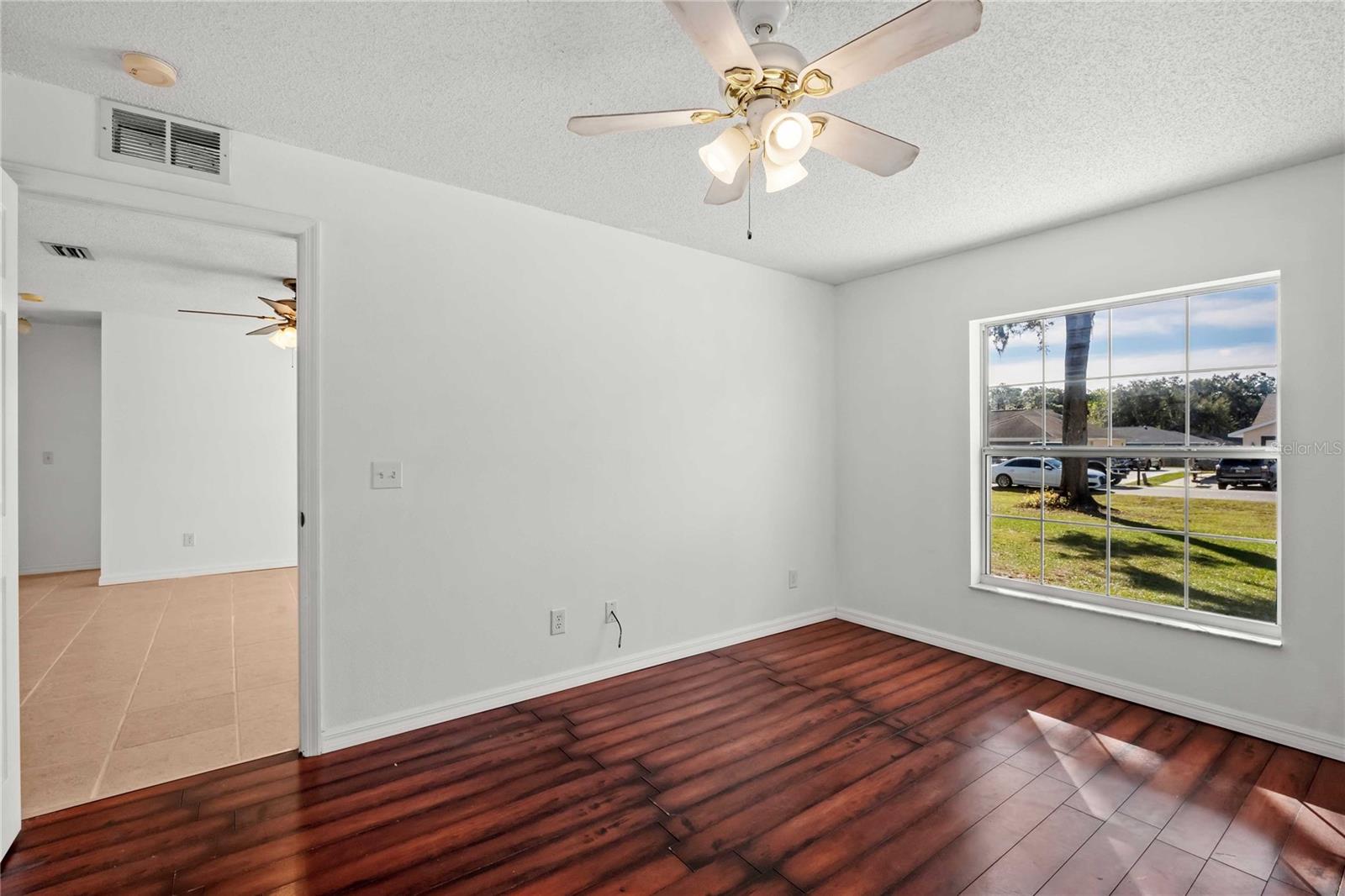 Image 4 of 45 For 1015 Cr 463b