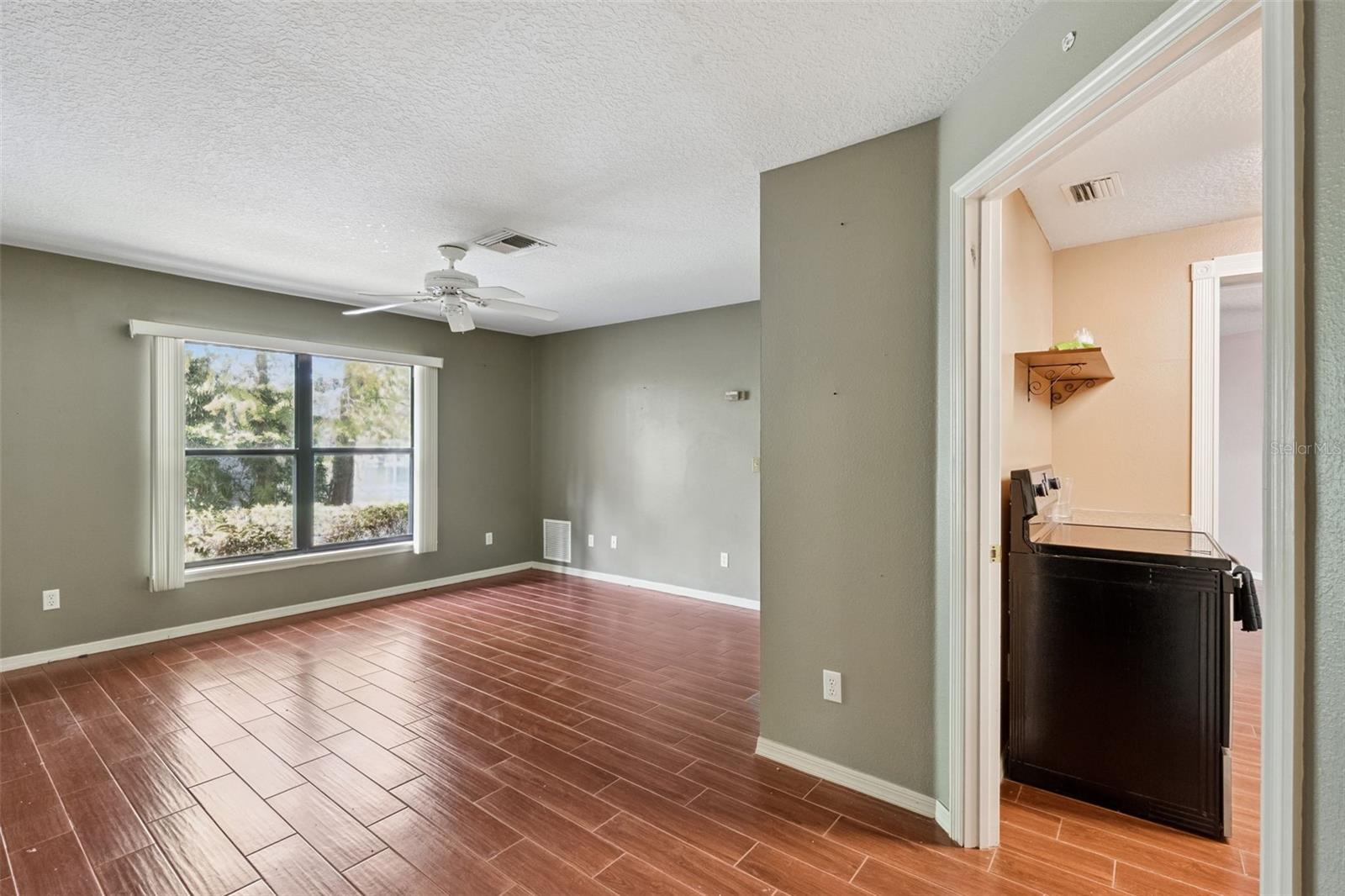 Image 22 of 40 For 16849 Omega Court