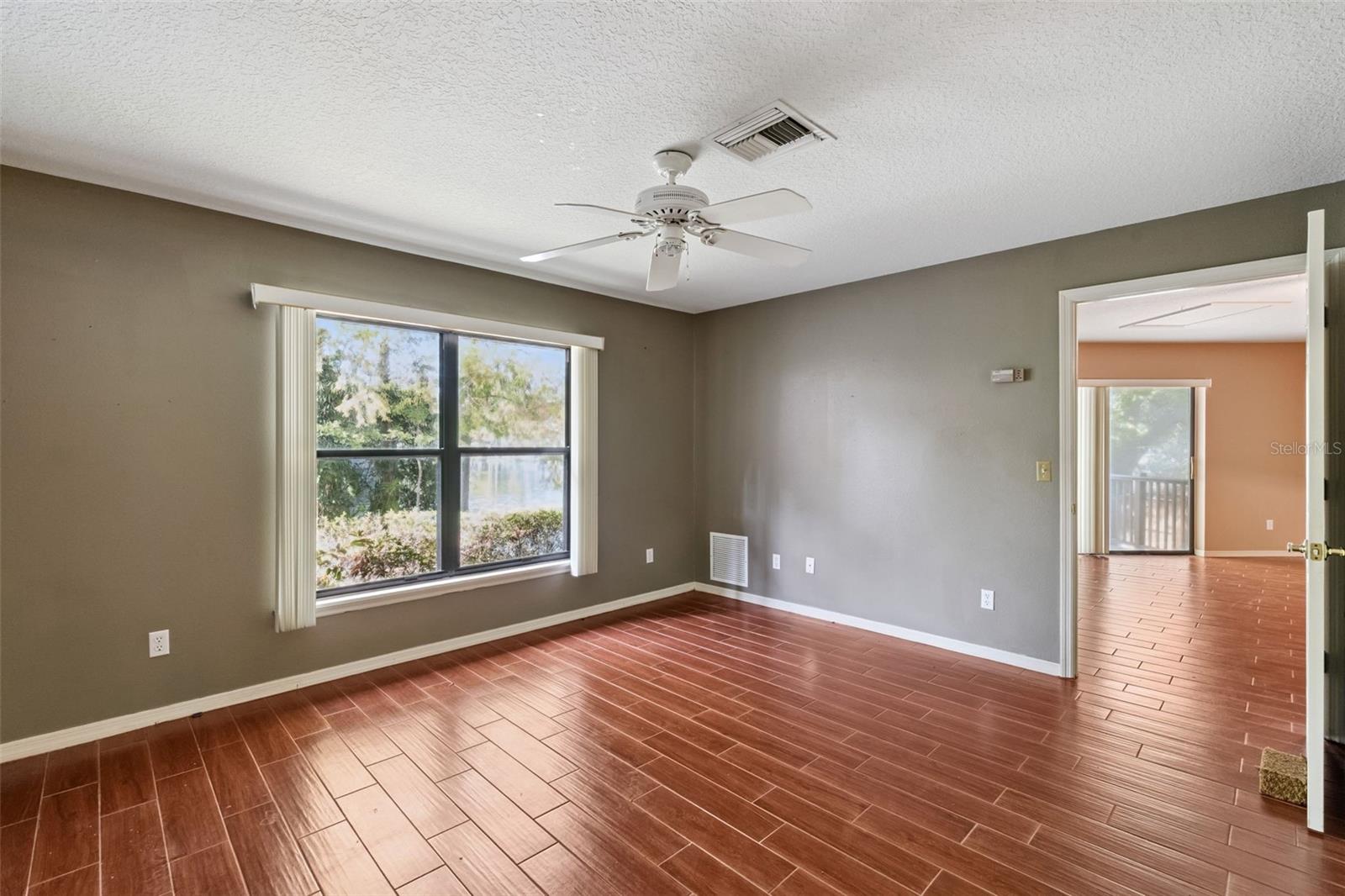 Image 23 of 40 For 16849 Omega Court