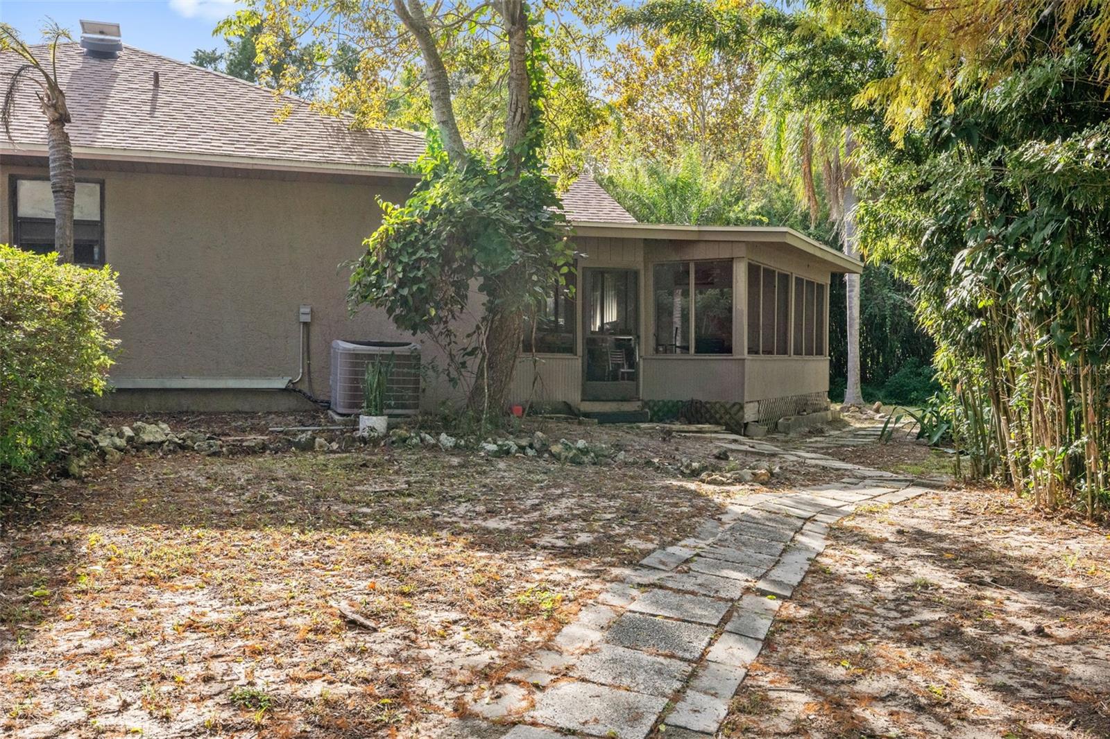 Image 28 of 40 For 16849 Omega Court