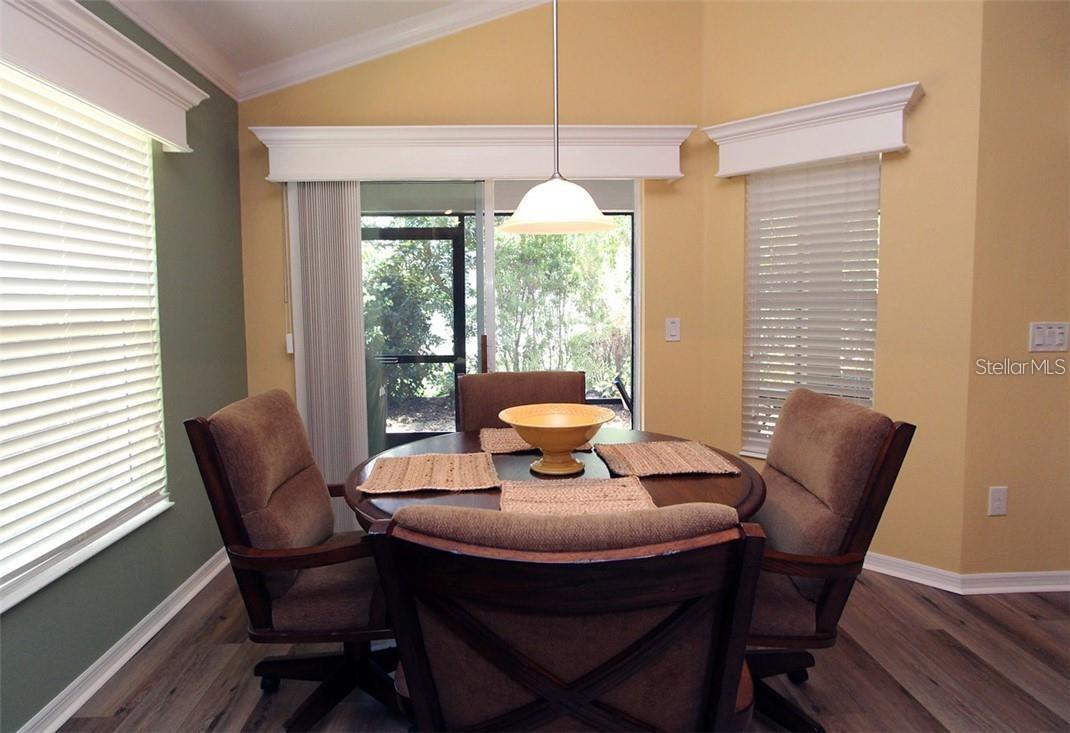 Image 7 of 31 For 2963 Silk Tree Terrace