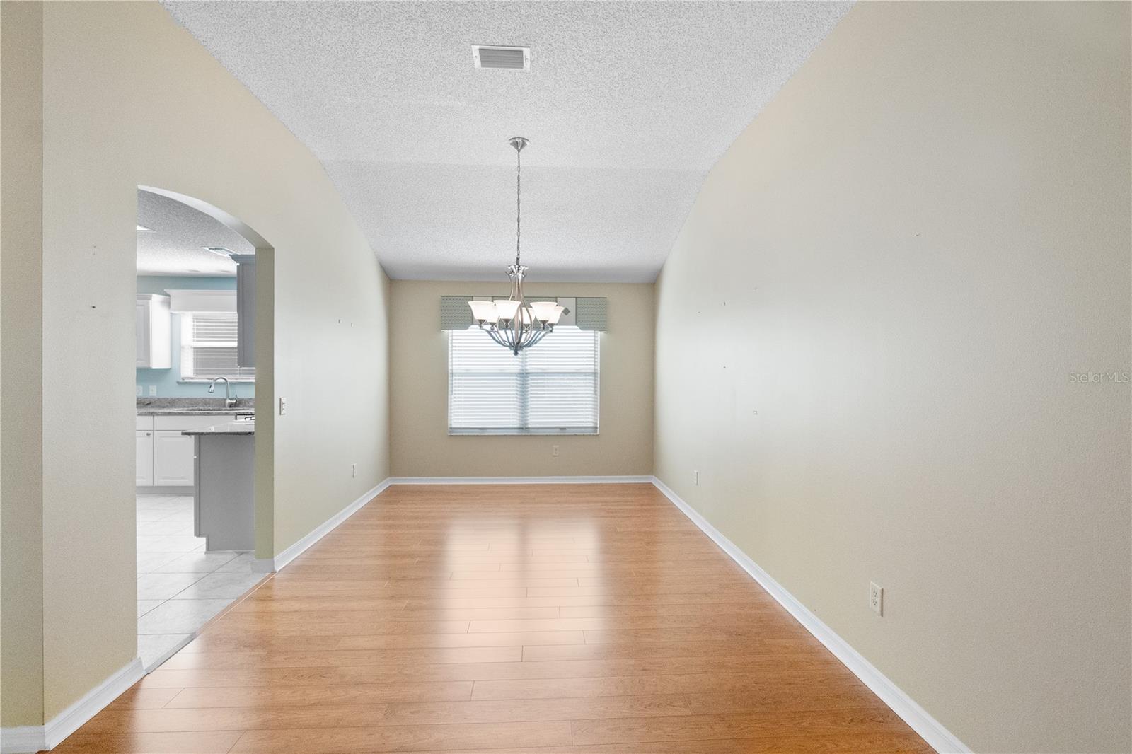 Image 11 of 30 For 16812 86th Albany Avenue