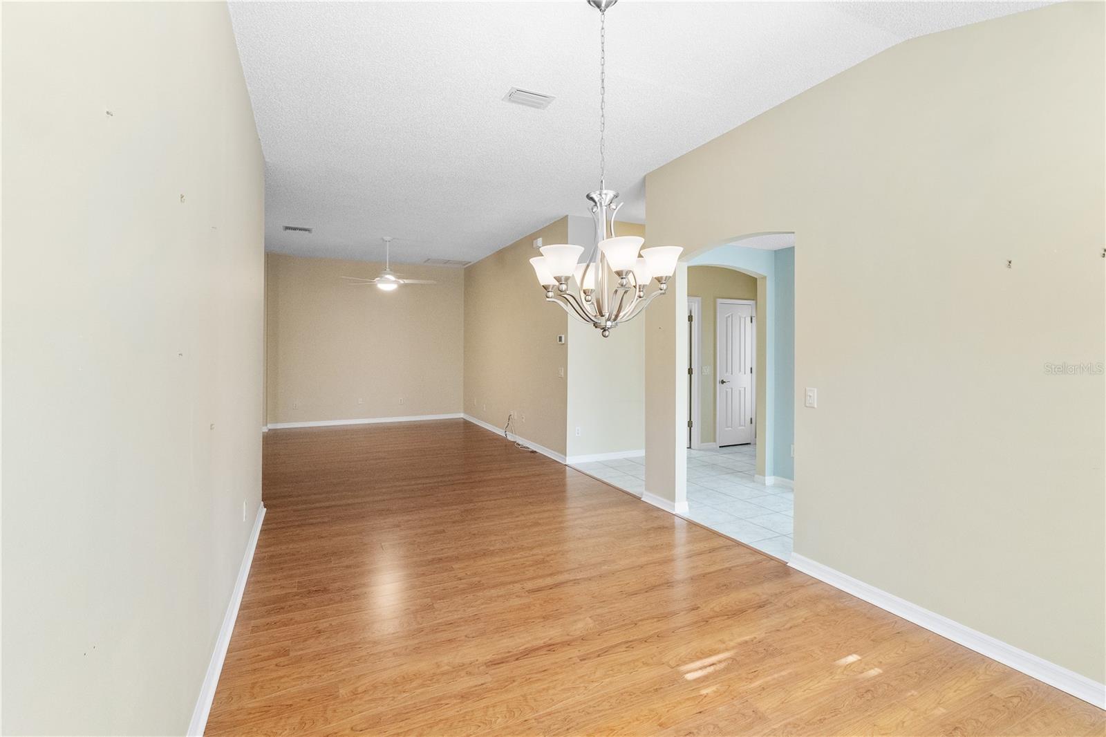 Image 12 of 30 For 16812 86th Albany Avenue