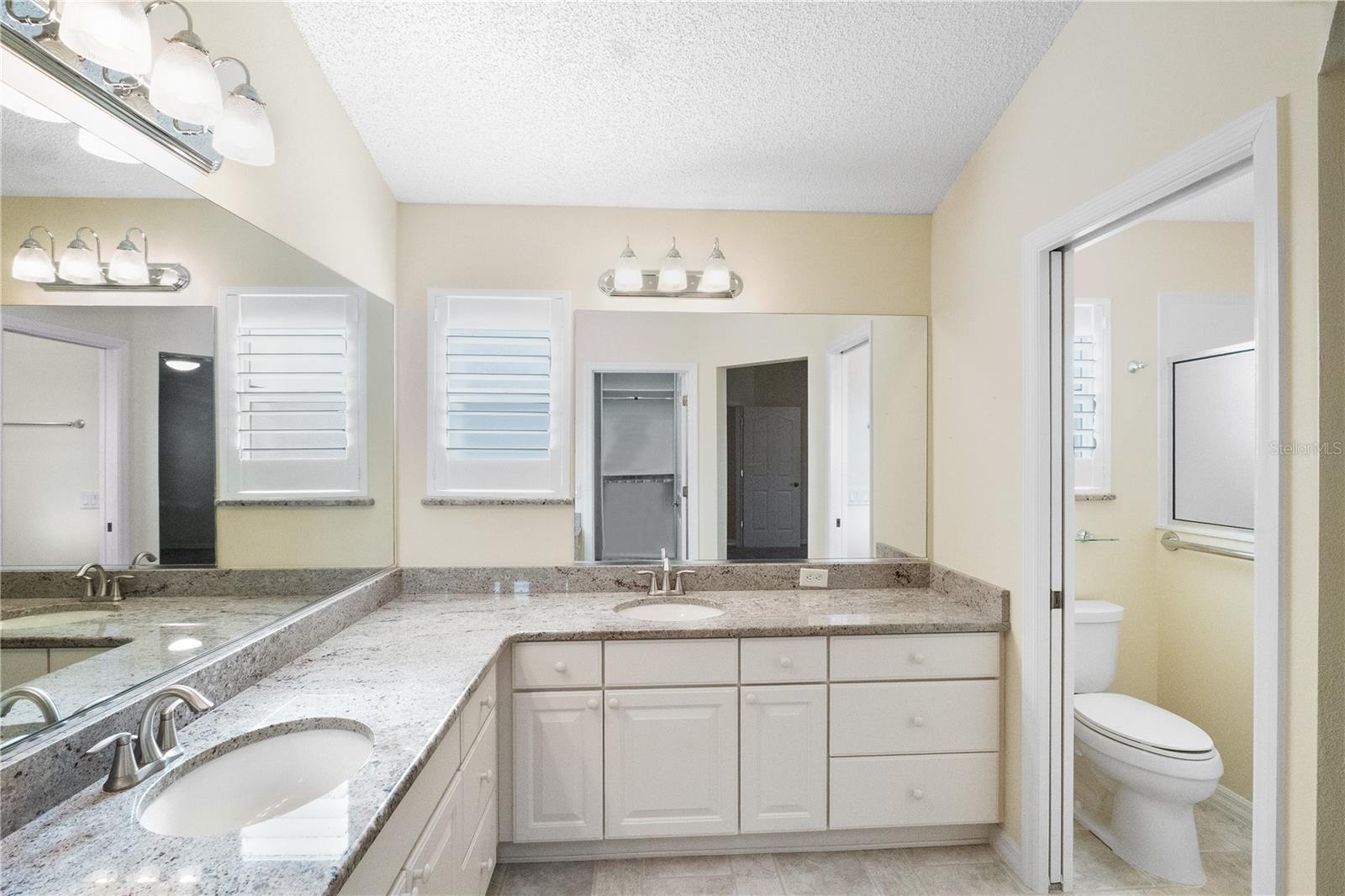 Image 17 of 30 For 16812 86th Albany Avenue